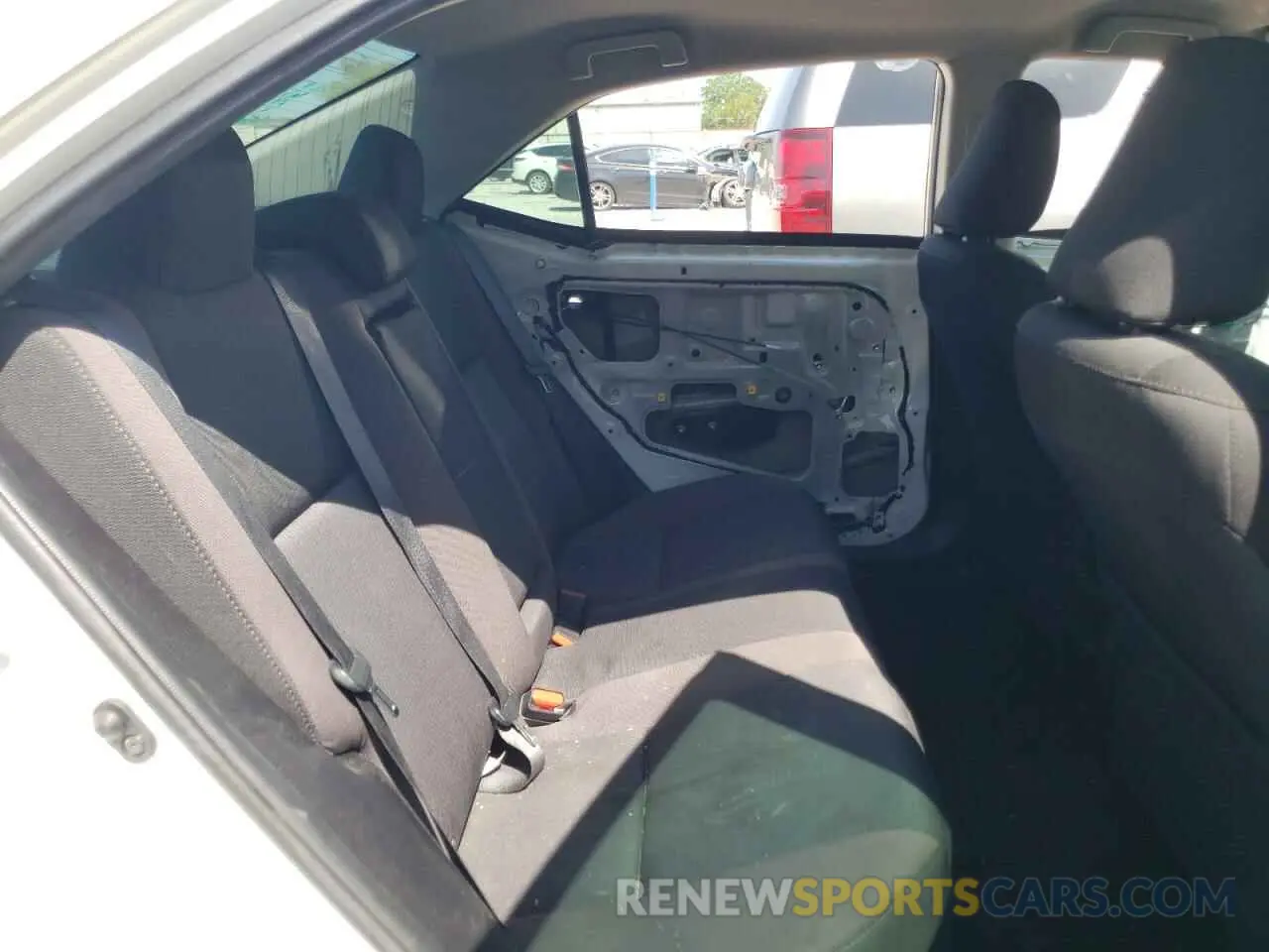 6 fotografías del automóvil dañado 5YFBURHE3KP894974 TOYOTA COROLLA 2019