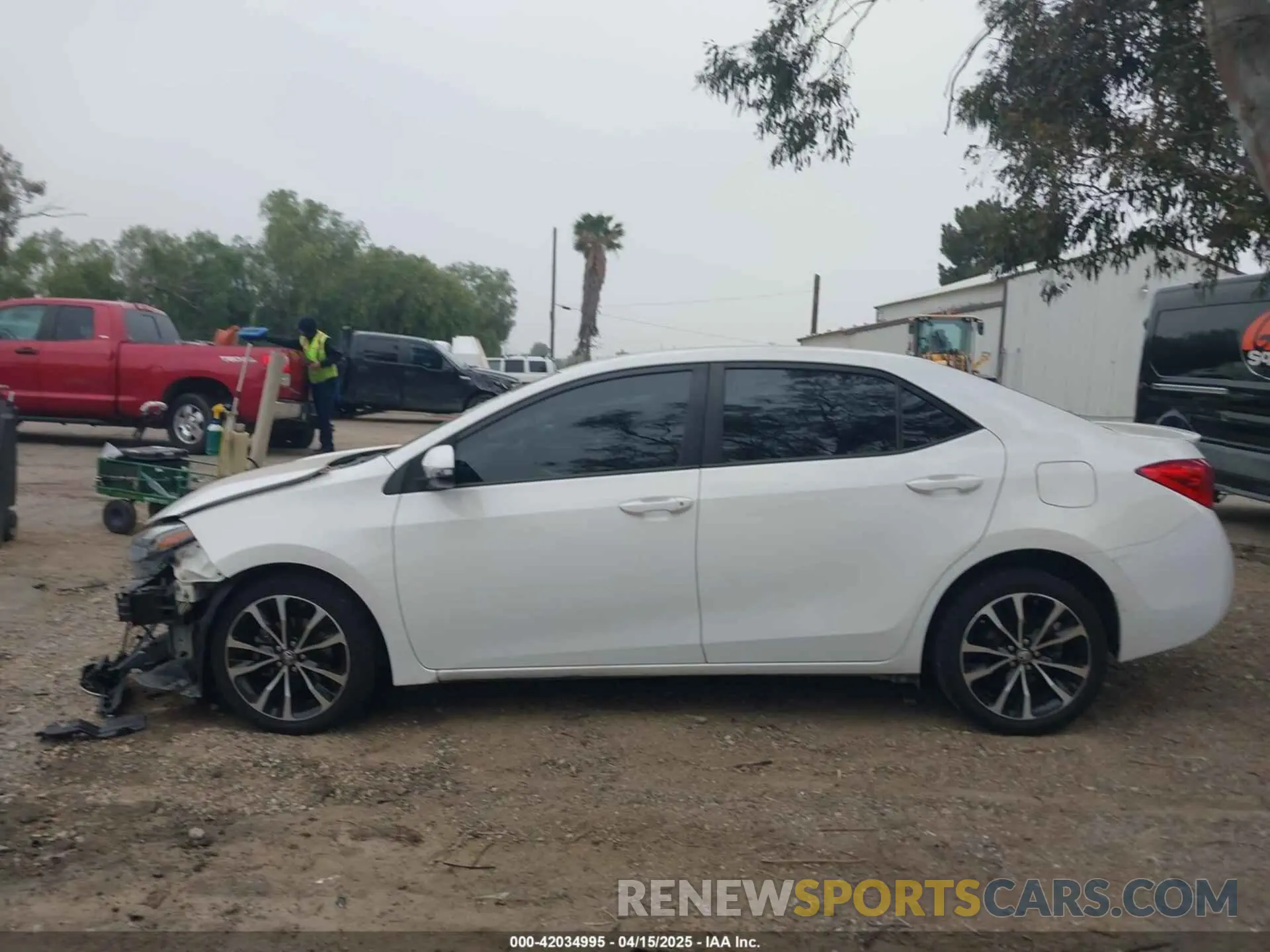 15 fotografías del automóvil dañado 5YFBURHE3KP895705 TOYOTA COROLLA 2019