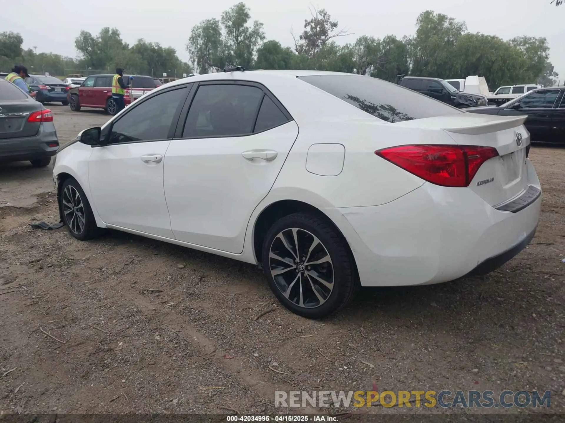 3 fotografías del automóvil dañado 5YFBURHE3KP895705 TOYOTA COROLLA 2019
