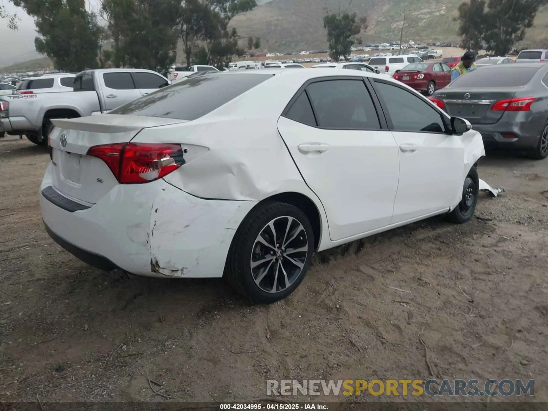 4 fotografías del automóvil dañado 5YFBURHE3KP895705 TOYOTA COROLLA 2019