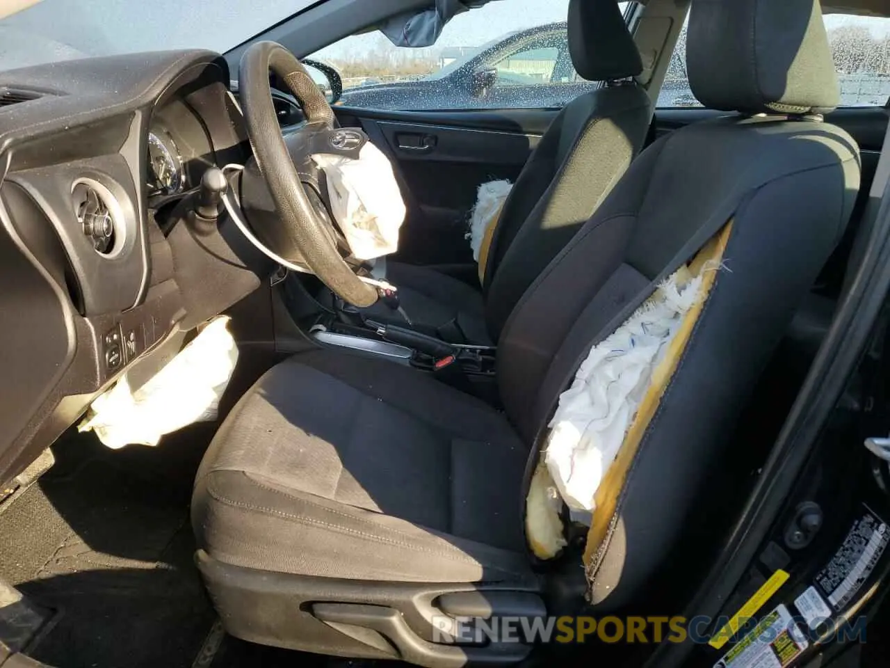7 fotografías del automóvil dañado 5YFBURHE3KP901728 TOYOTA COROLLA 2019