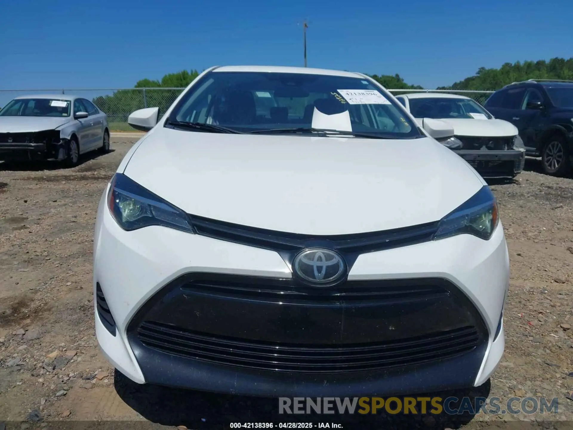 12 fotografías del automóvil dañado 5YFBURHE3KP902247 TOYOTA COROLLA 2019