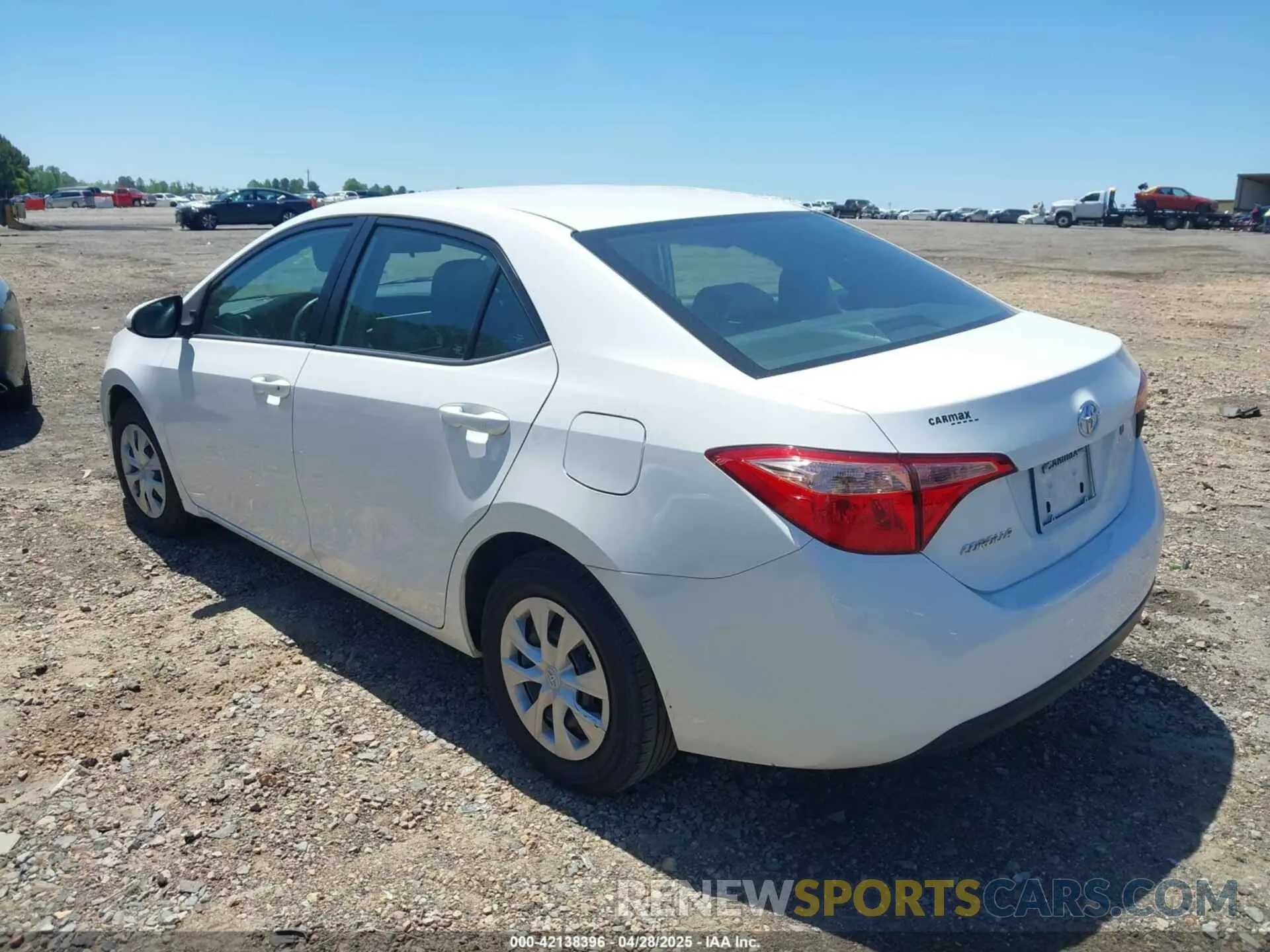 3 fotografías del automóvil dañado 5YFBURHE3KP902247 TOYOTA COROLLA 2019
