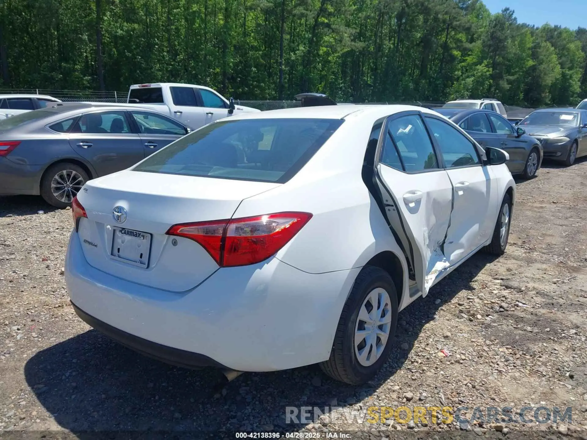 4 fotografías del automóvil dañado 5YFBURHE3KP902247 TOYOTA COROLLA 2019