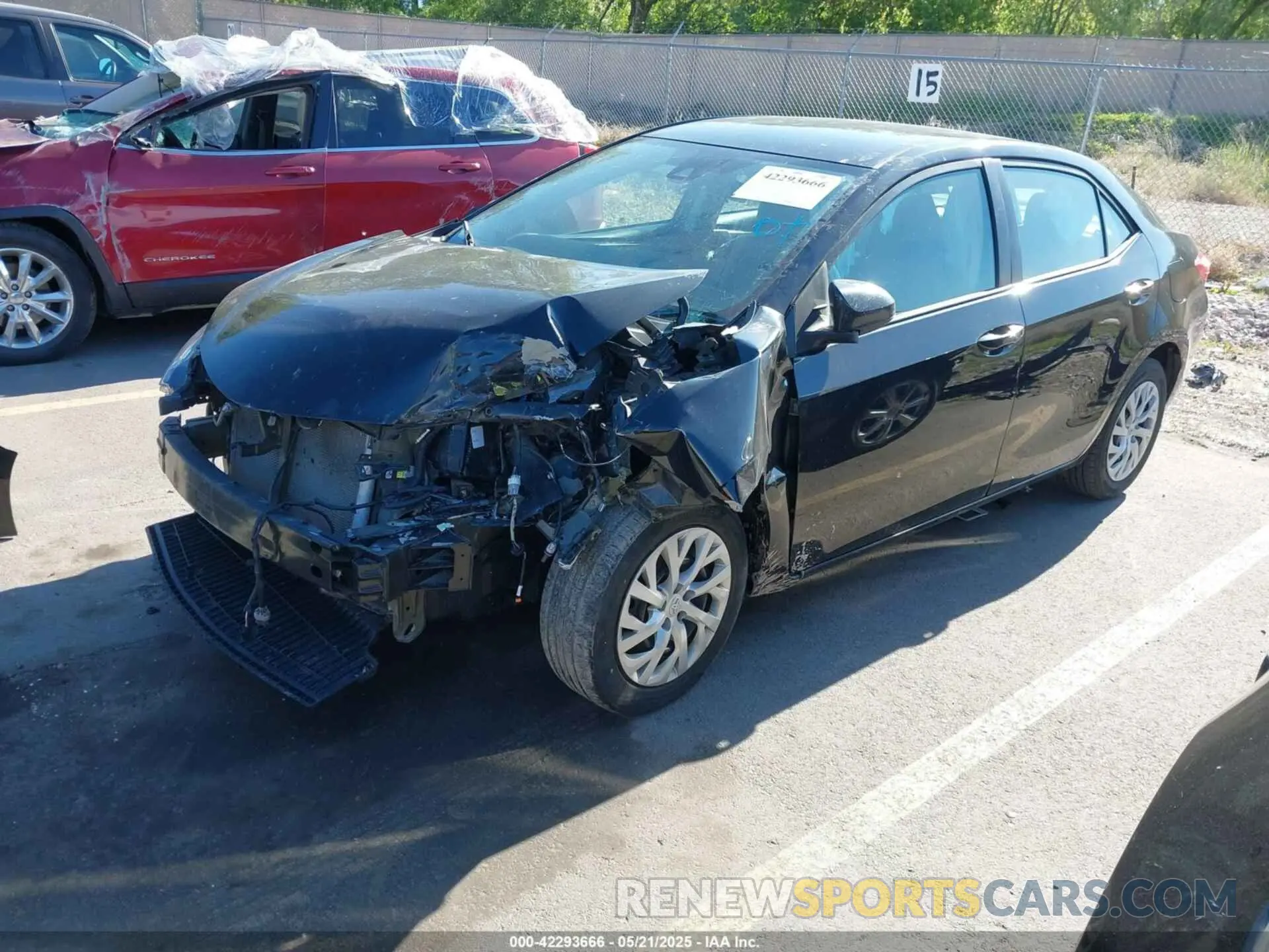 2 fotografías del automóvil dañado 5YFBURHE3KP903107 TOYOTA COROLLA 2019