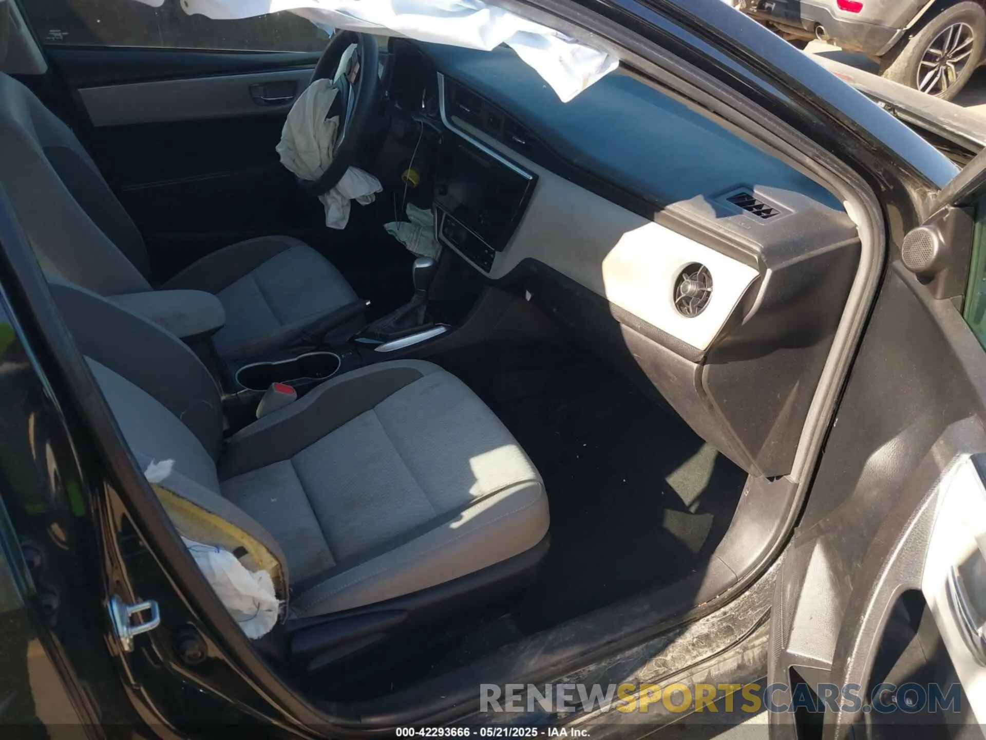 5 fotografías del automóvil dañado 5YFBURHE3KP903107 TOYOTA COROLLA 2019
