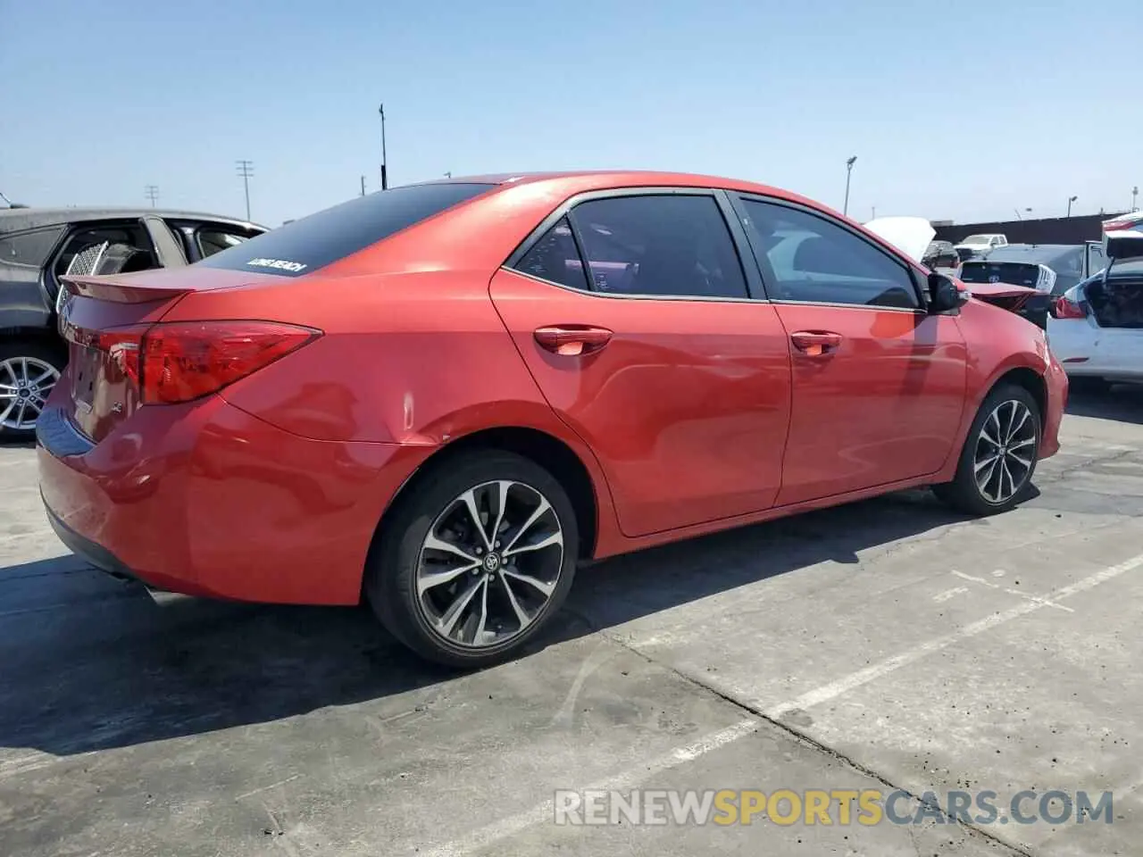 3 fotografías del automóvil dañado 5YFBURHE3KP912602 TOYOTA COROLLA 2019