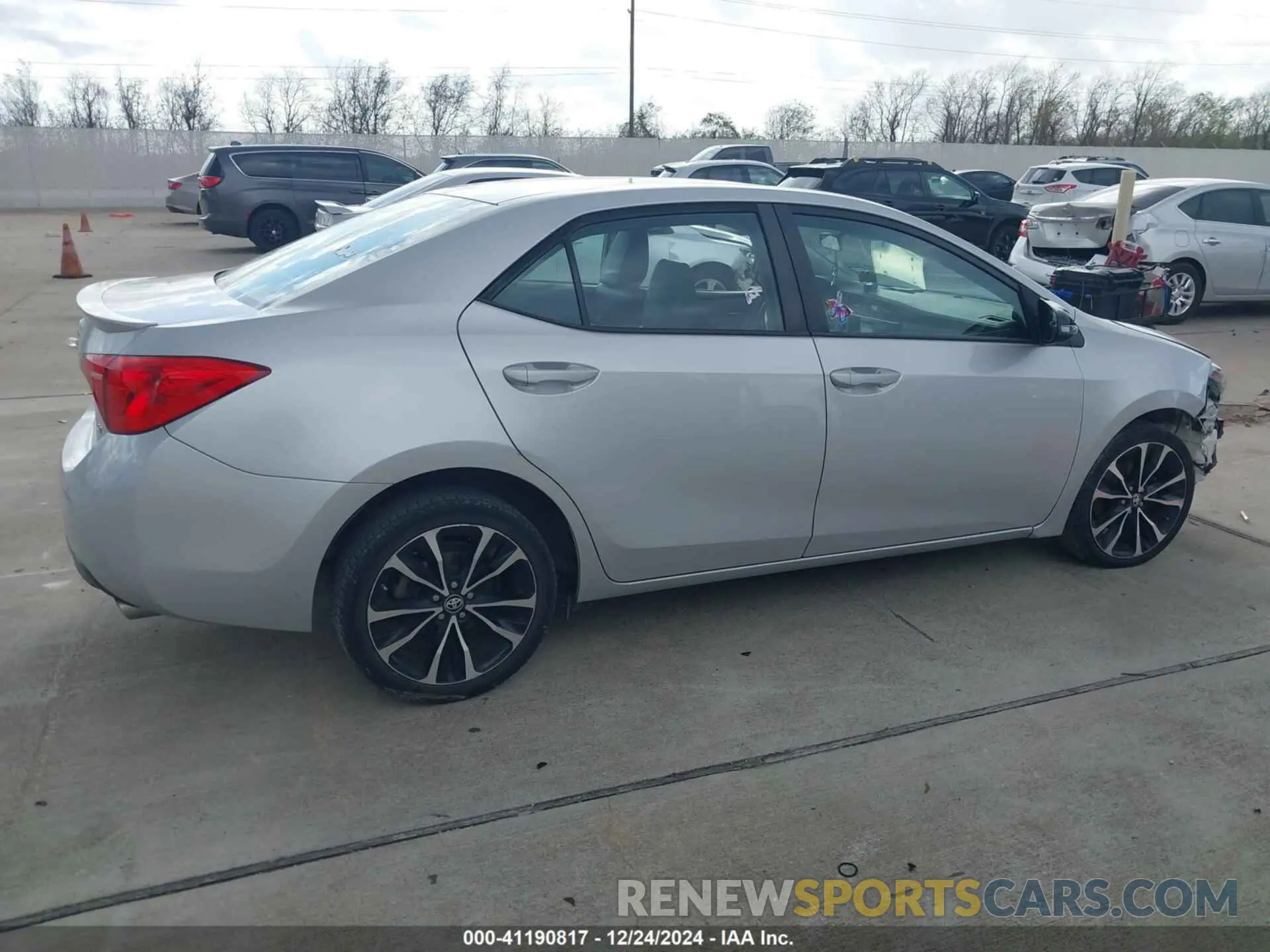 12 fotografías del automóvil dañado 5YFBURHE3KP927911 TOYOTA COROLLA 2019