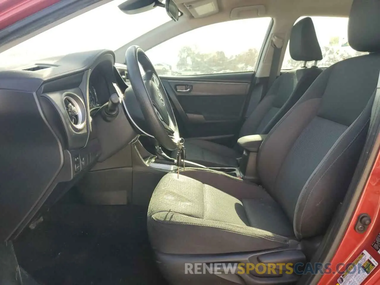 7 fotografías del automóvil dañado 5YFBURHE3KP930078 TOYOTA COROLLA 2019