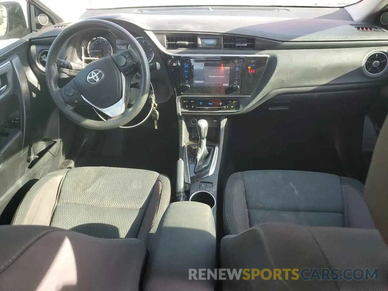 8 fotografías del automóvil dañado 5YFBURHE3KP930078 TOYOTA COROLLA 2019