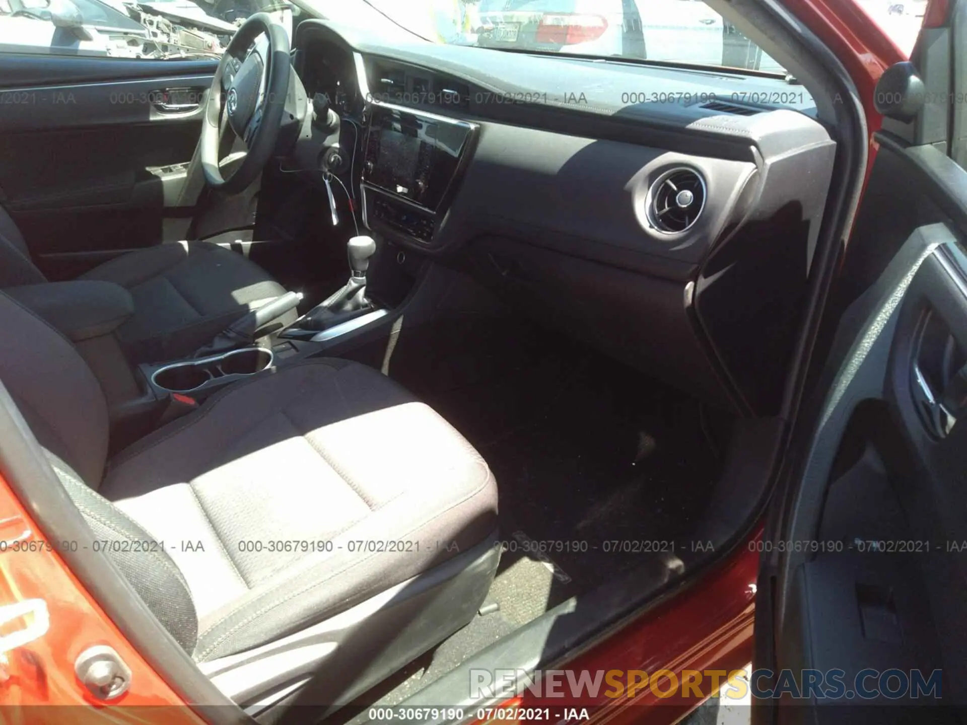 5 fotografías del automóvil dañado 5YFBURHE3KP930114 TOYOTA COROLLA 2019