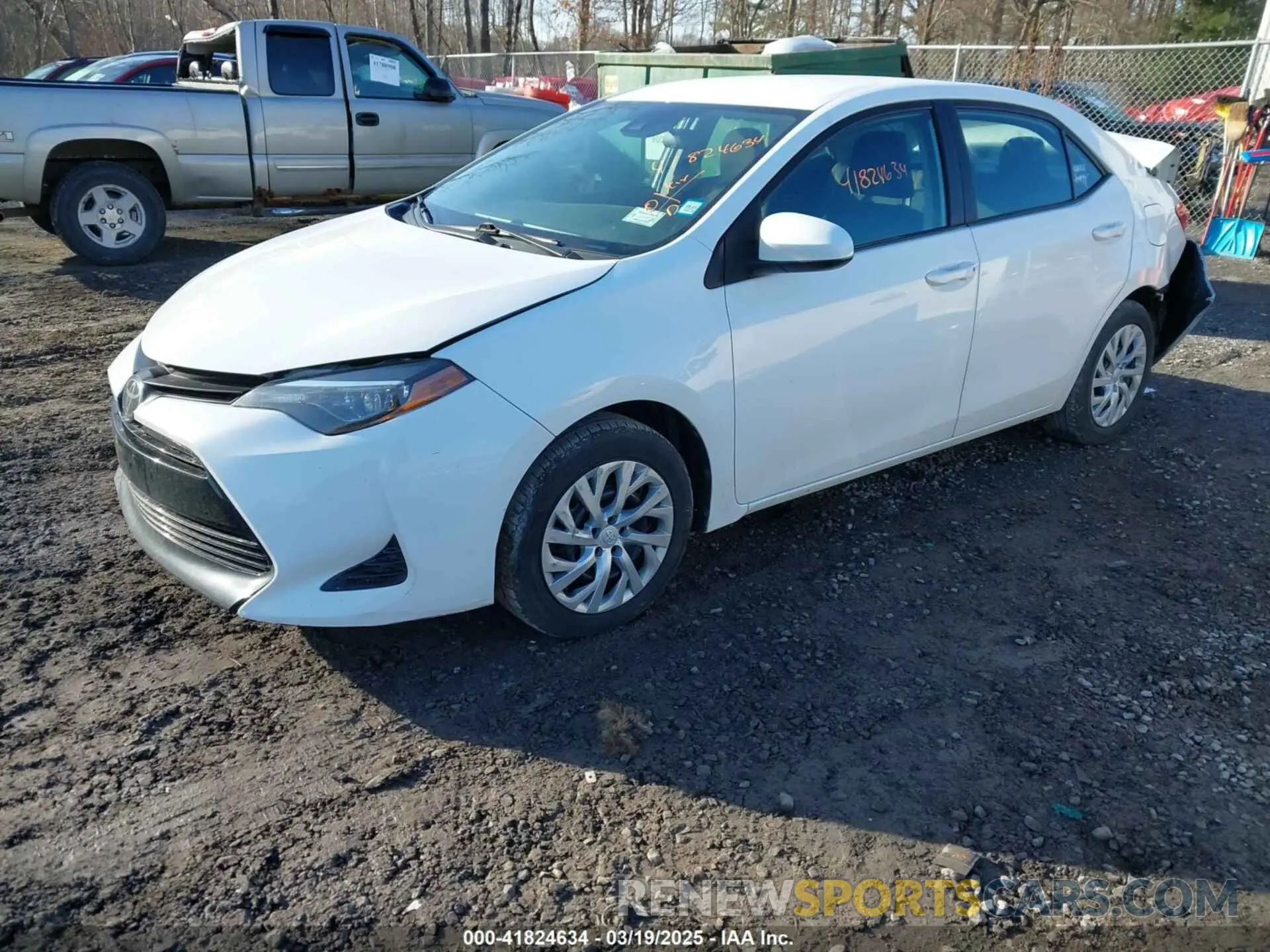 2 fotografías del automóvil dañado 5YFBURHE3KP937225 TOYOTA COROLLA 2019