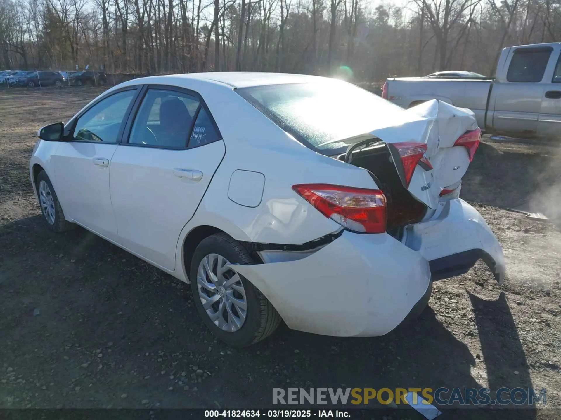 3 fotografías del automóvil dañado 5YFBURHE3KP937225 TOYOTA COROLLA 2019