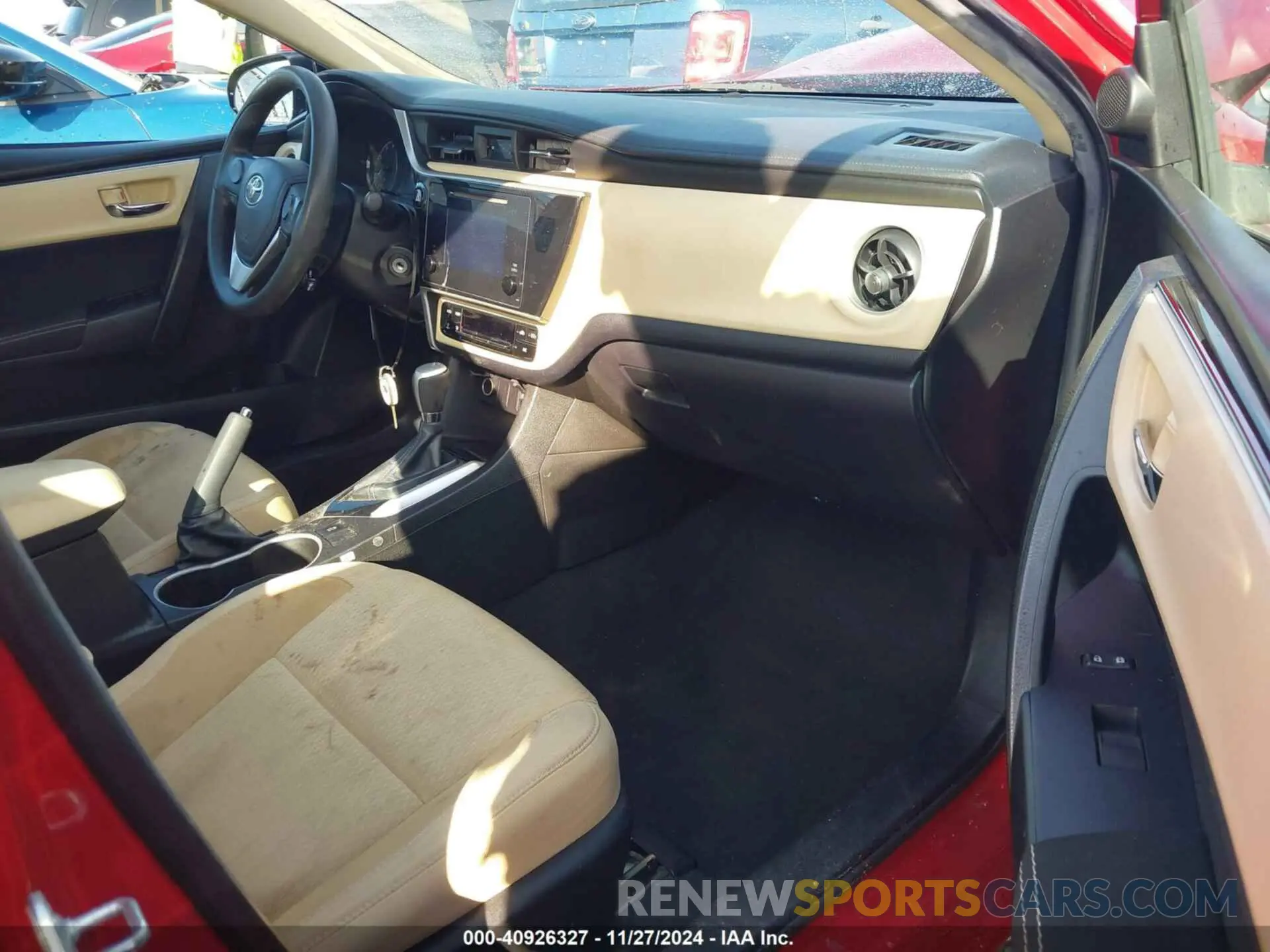 5 fotografías del automóvil dañado 5YFBURHE3KP937838 TOYOTA COROLLA 2019