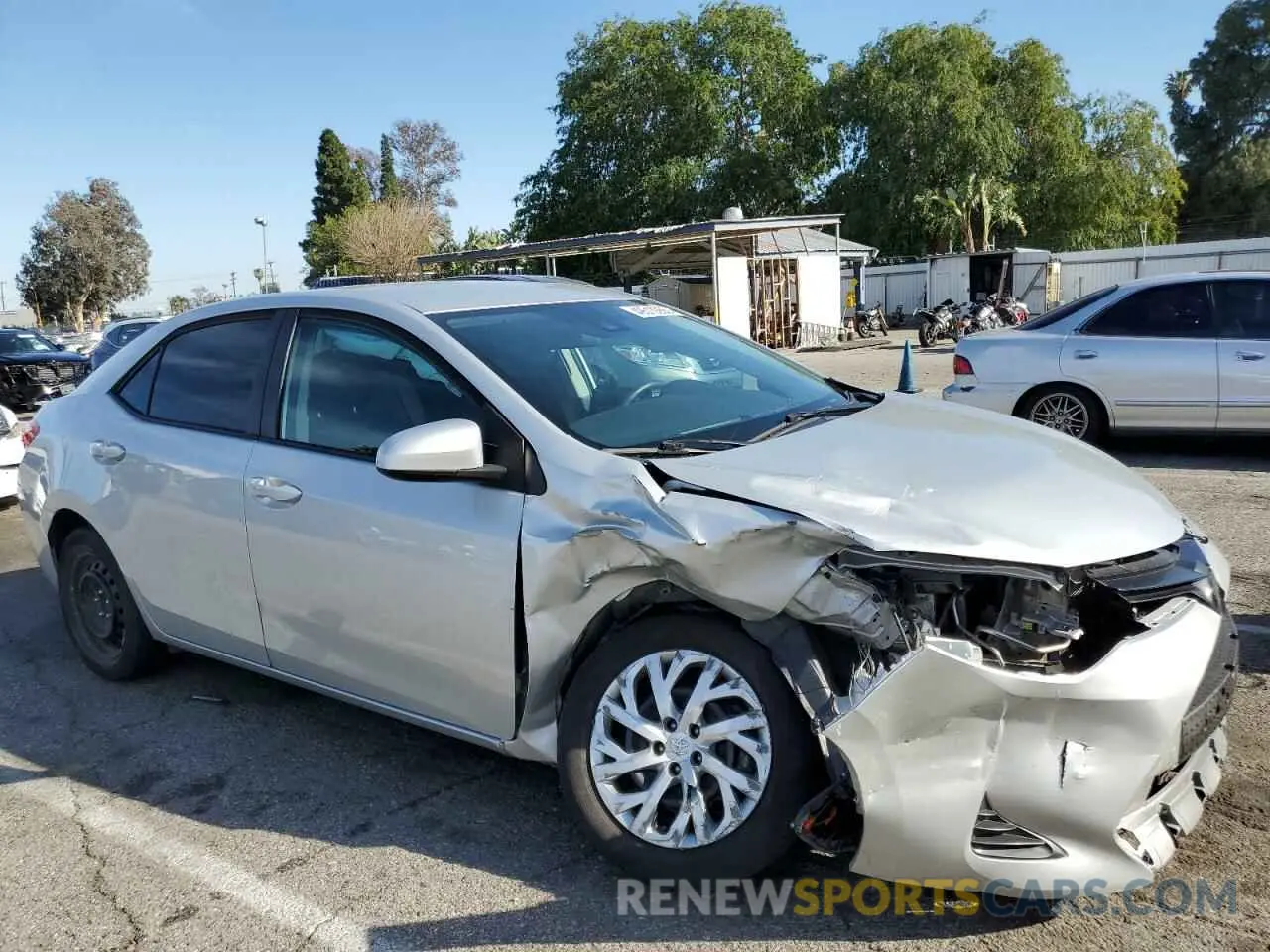 4 fotografías del automóvil dañado 5YFBURHE3KP942215 TOYOTA COROLLA 2019
