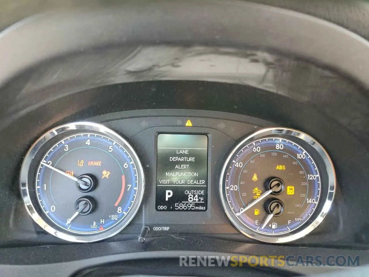 9 fotografías del automóvil dañado 5YFBURHE3KP942215 TOYOTA COROLLA 2019