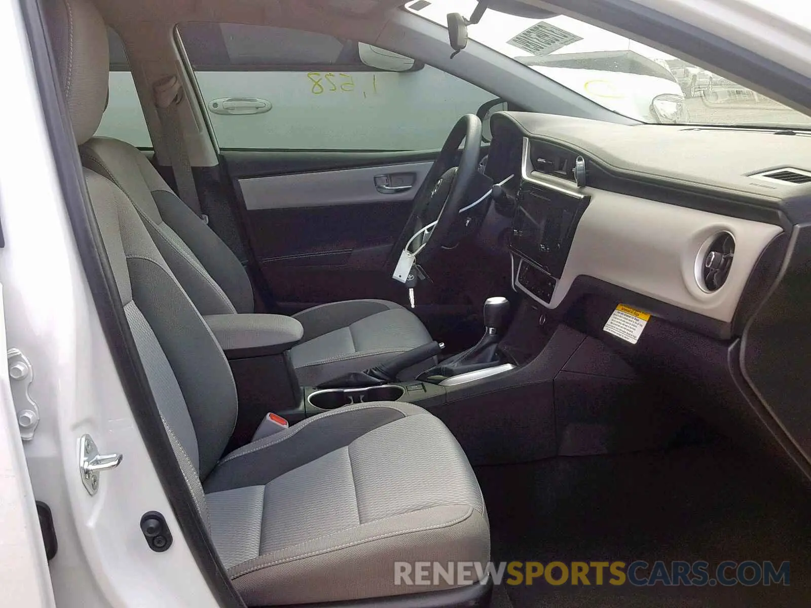 5 fotografías del automóvil dañado 5YFBURHE3KP943574 TOYOTA COROLLA 2019
