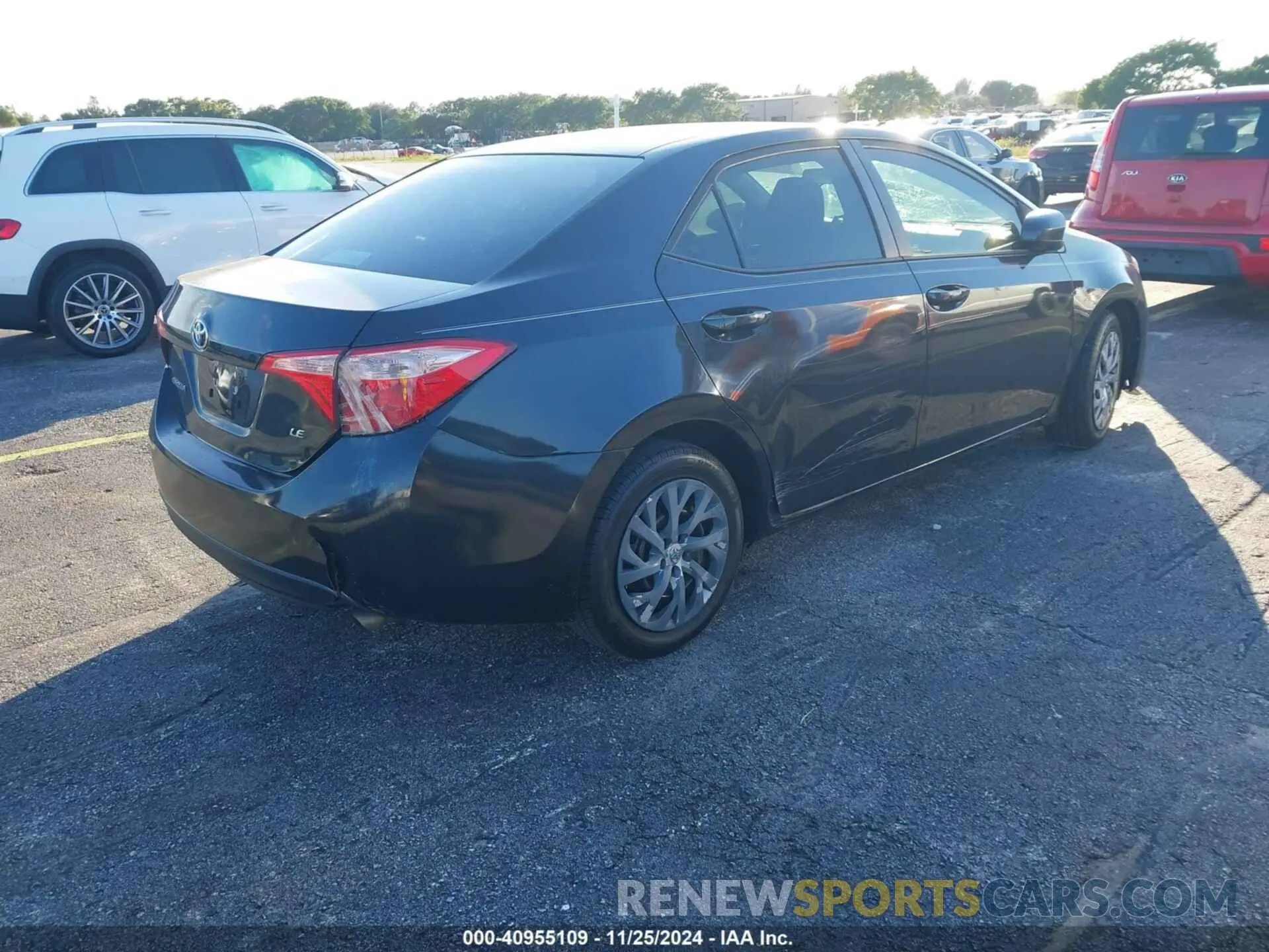 4 fotografías del automóvil dañado 5YFBURHE3KP946362 TOYOTA COROLLA 2019