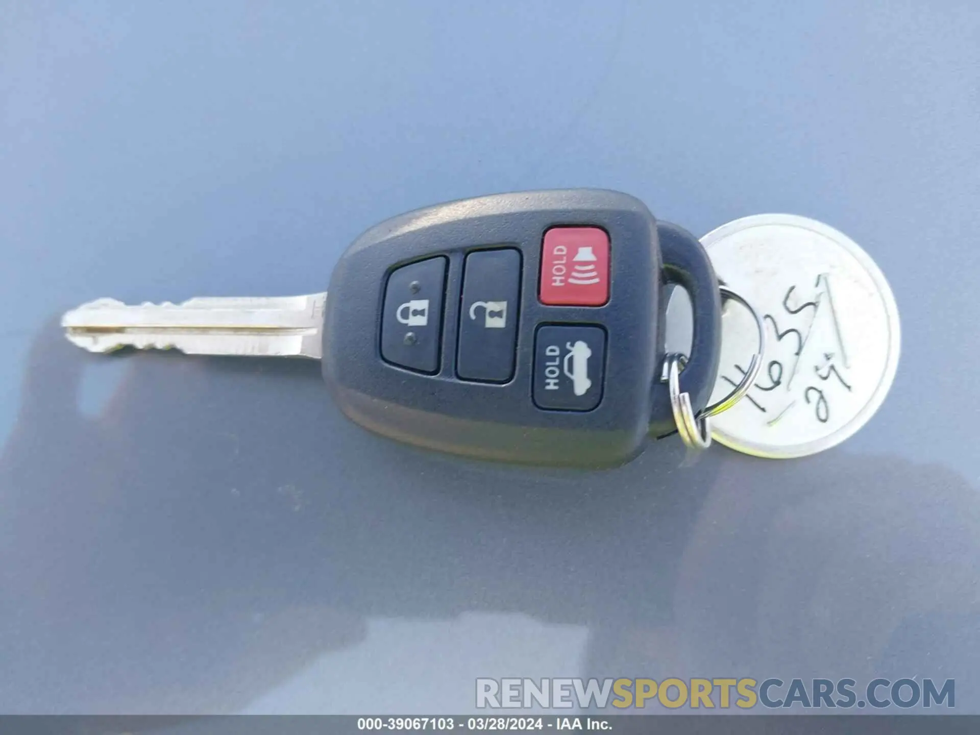 11 fotografías del automóvil dañado 5YFBURHE4KP859182 TOYOTA COROLLA 2019