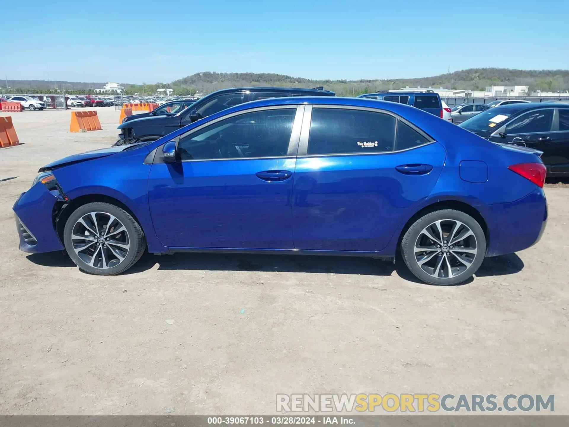 14 fotografías del automóvil dañado 5YFBURHE4KP859182 TOYOTA COROLLA 2019