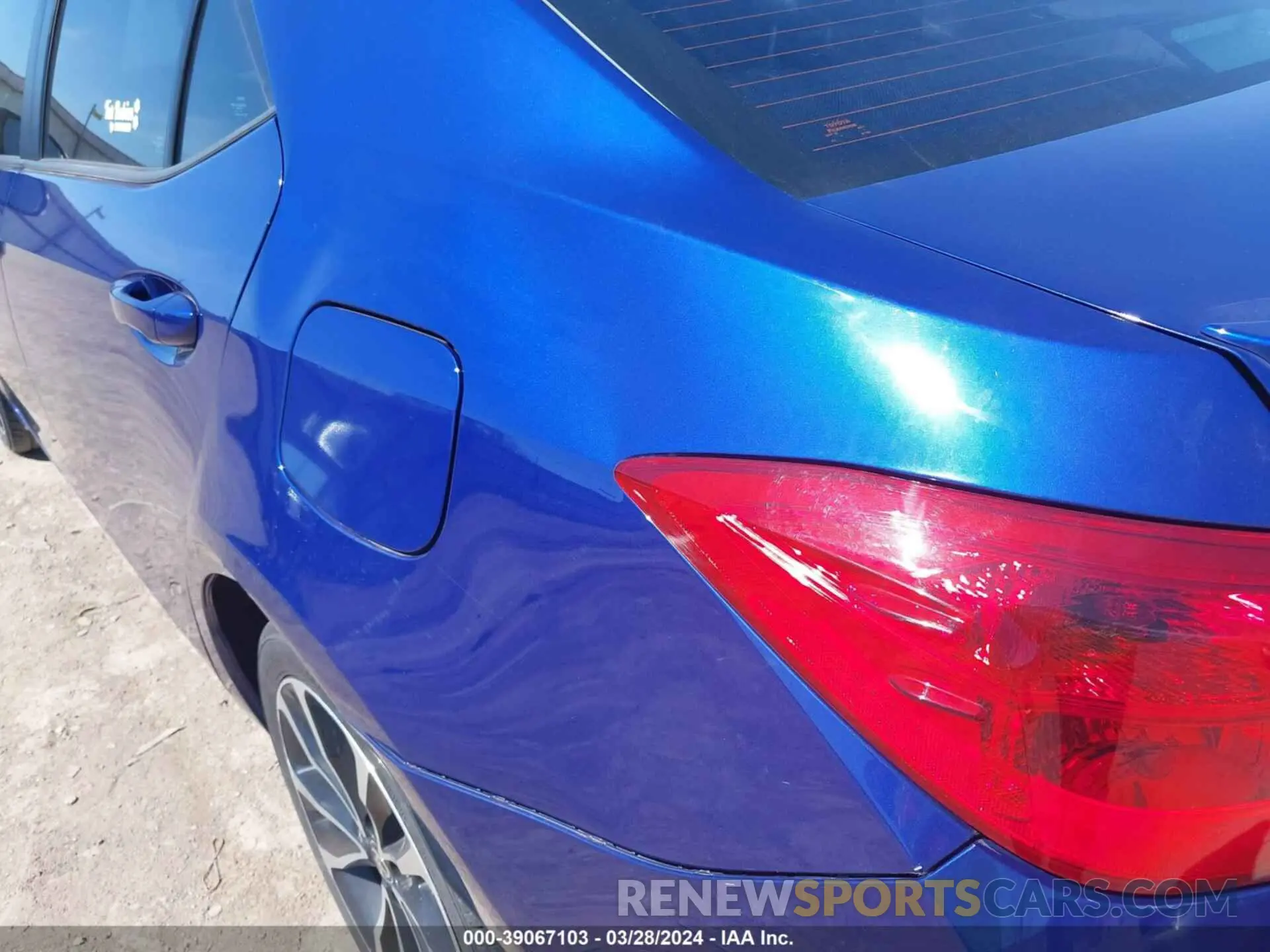 18 fotografías del automóvil dañado 5YFBURHE4KP859182 TOYOTA COROLLA 2019