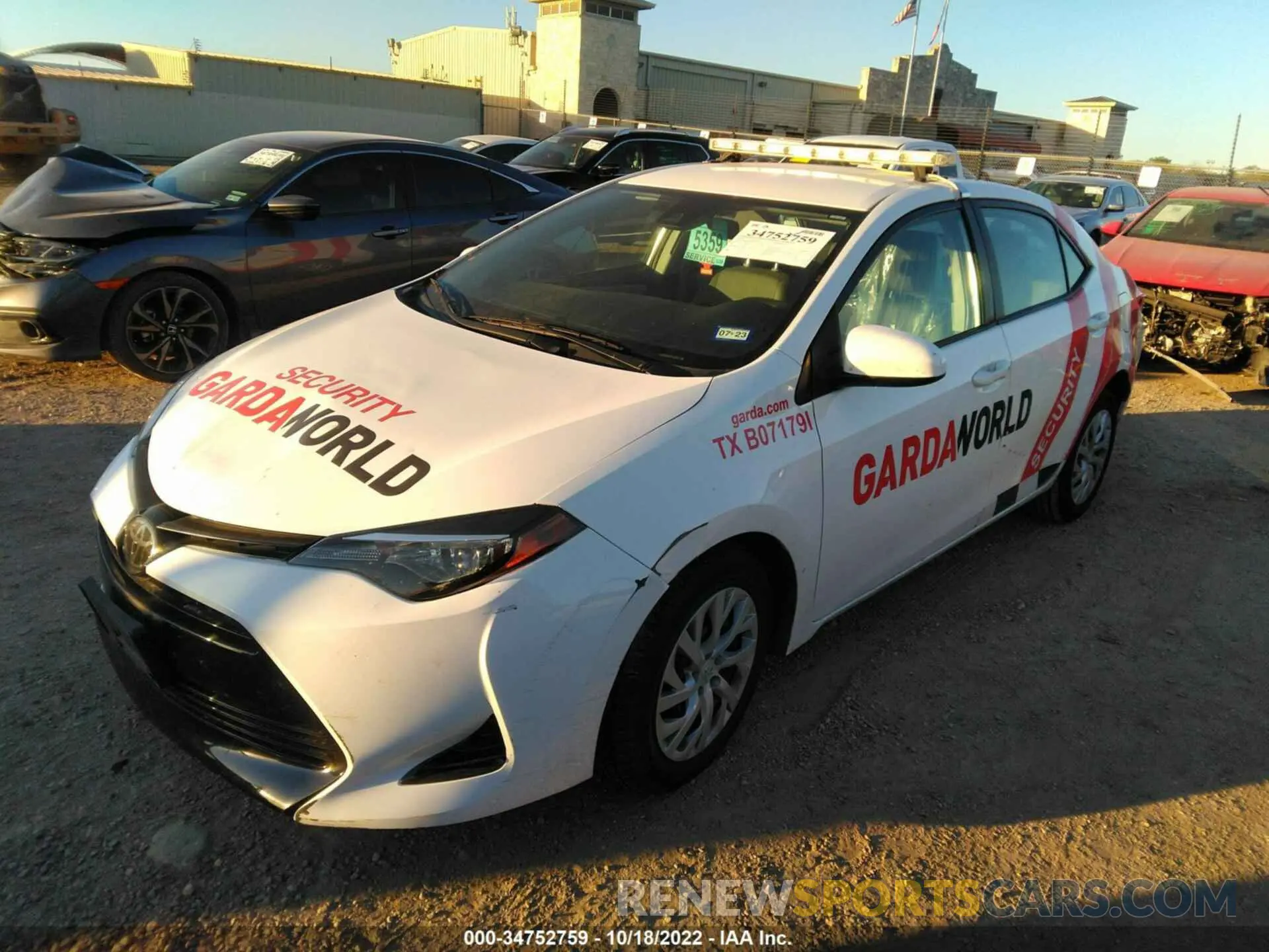 2 fotografías del automóvil dañado 5YFBURHE4KP859912 TOYOTA COROLLA 2019