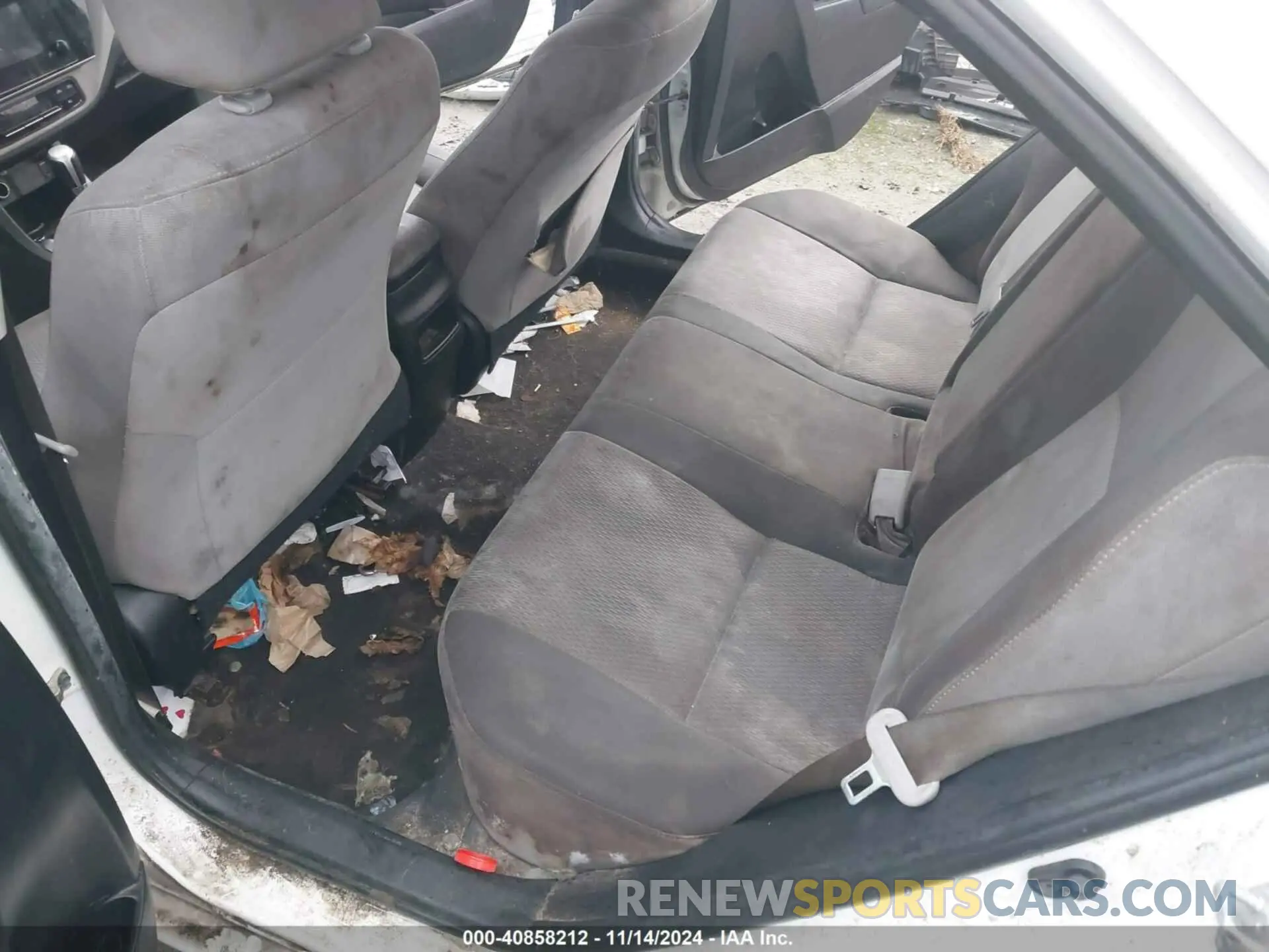 8 fotografías del automóvil dañado 5YFBURHE4KP861787 TOYOTA COROLLA 2019