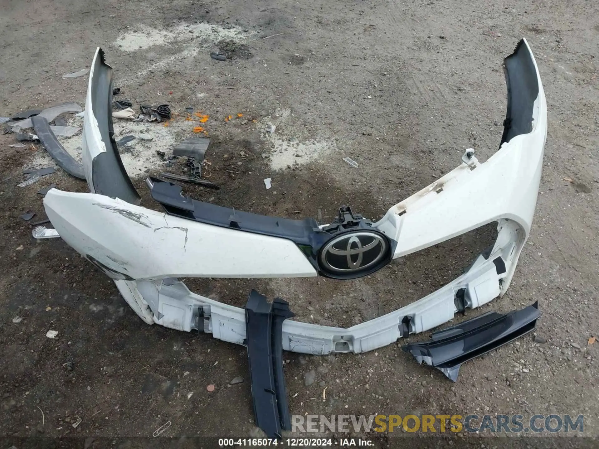 12 fotografías del automóvil dañado 5YFBURHE4KP864169 TOYOTA COROLLA 2019