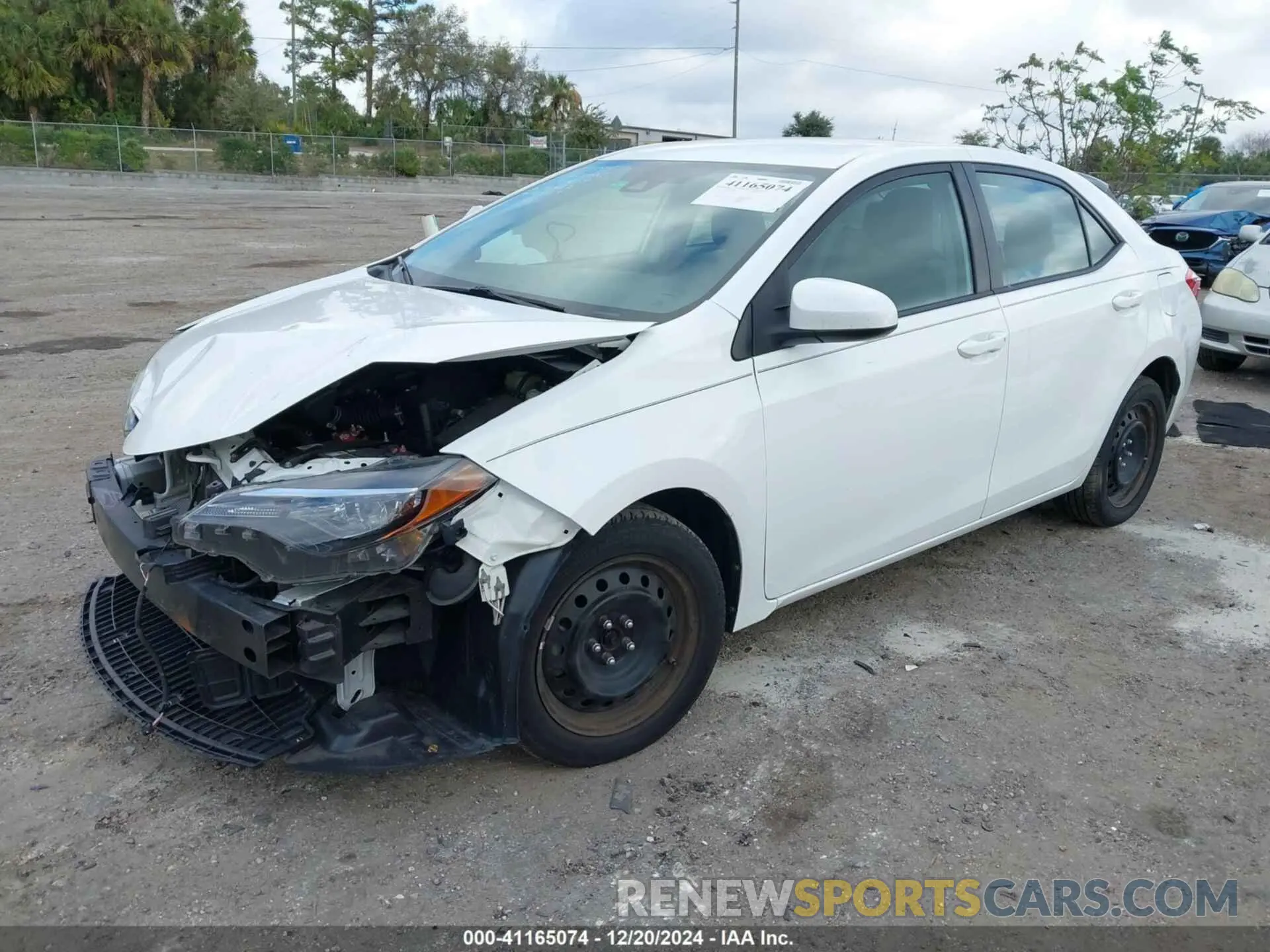 2 fotografías del automóvil dañado 5YFBURHE4KP864169 TOYOTA COROLLA 2019