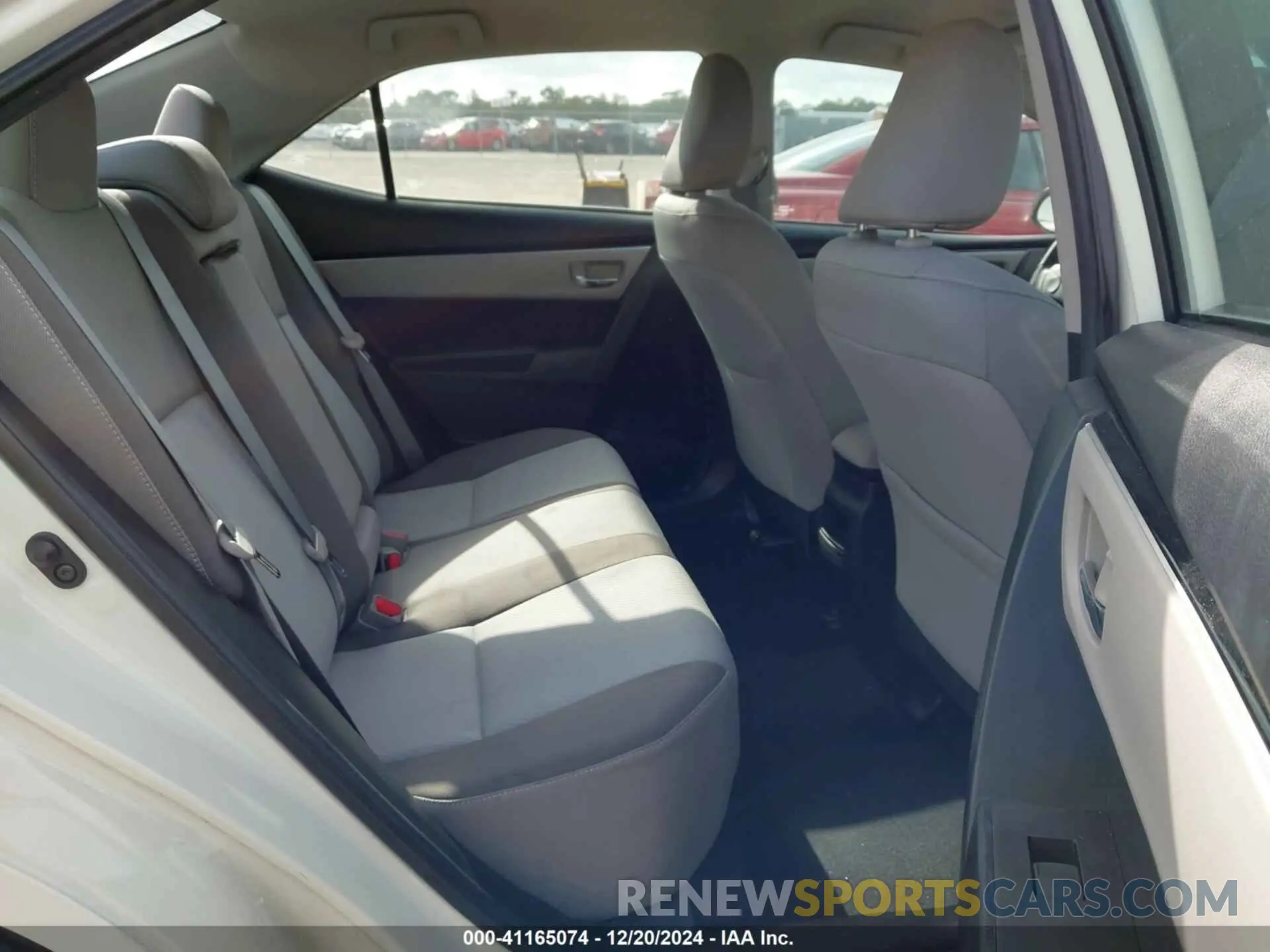 8 fotografías del automóvil dañado 5YFBURHE4KP864169 TOYOTA COROLLA 2019