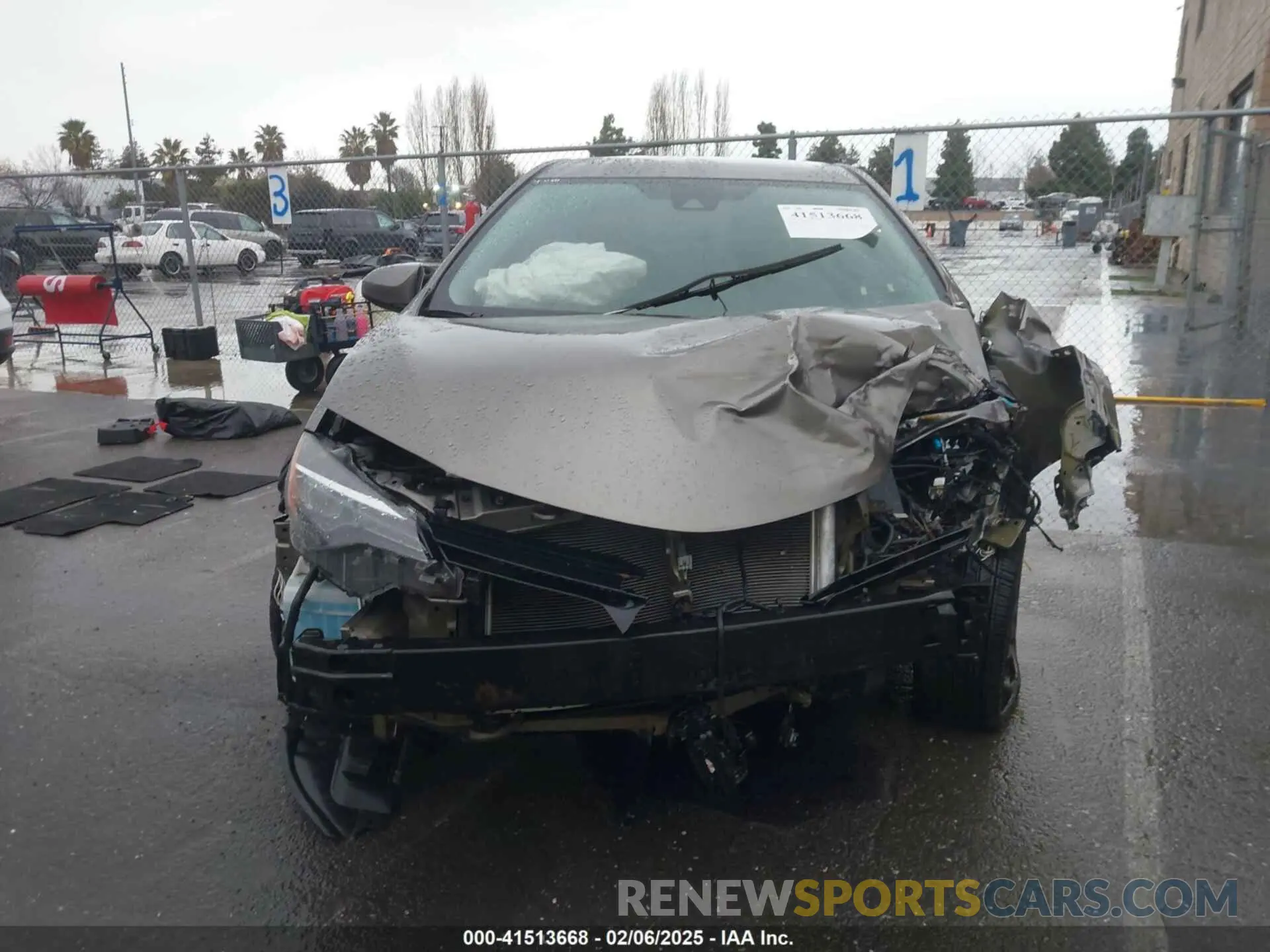 12 fotografías del automóvil dañado 5YFBURHE4KP865645 TOYOTA COROLLA 2019