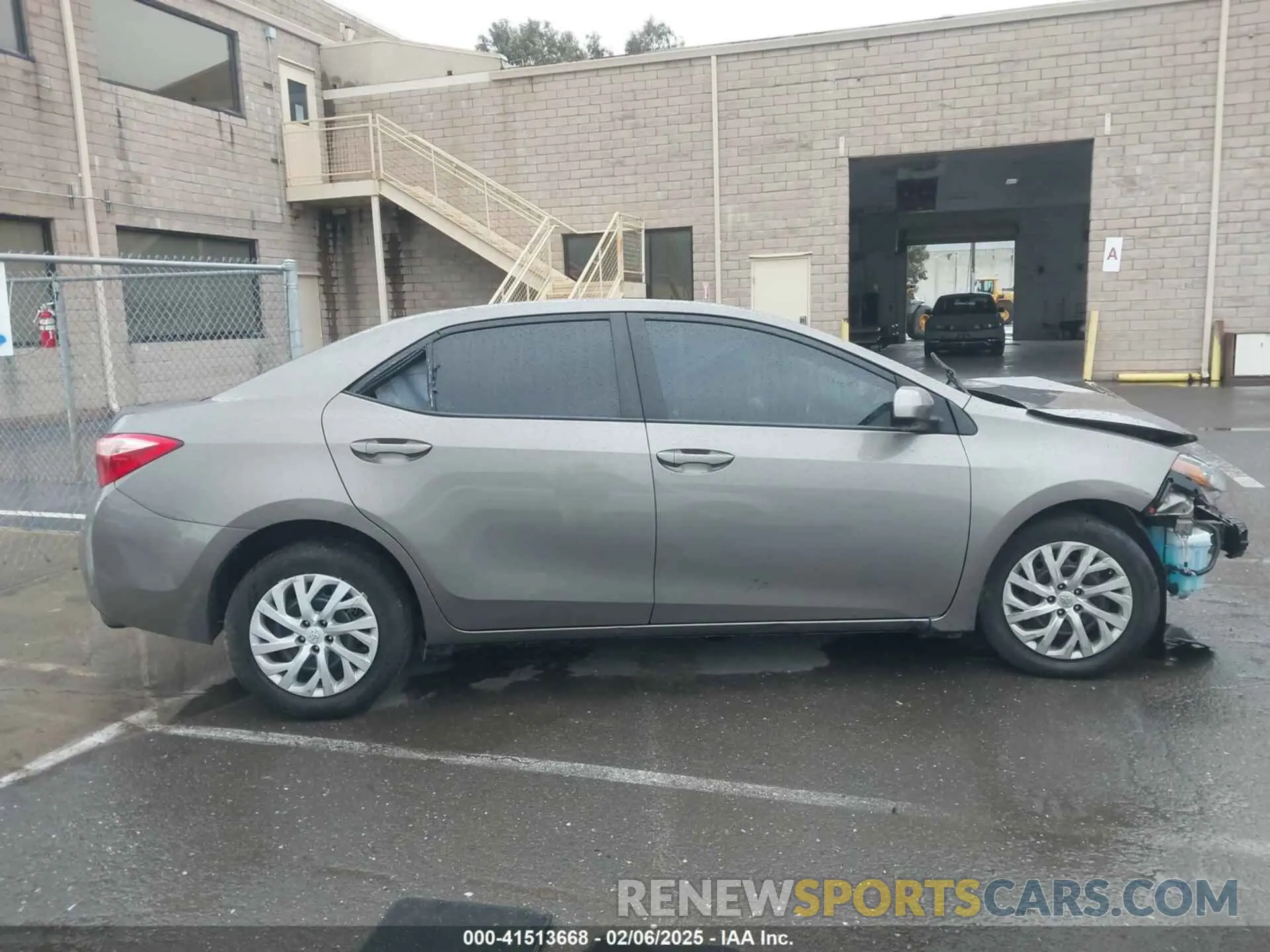 13 fotografías del automóvil dañado 5YFBURHE4KP865645 TOYOTA COROLLA 2019
