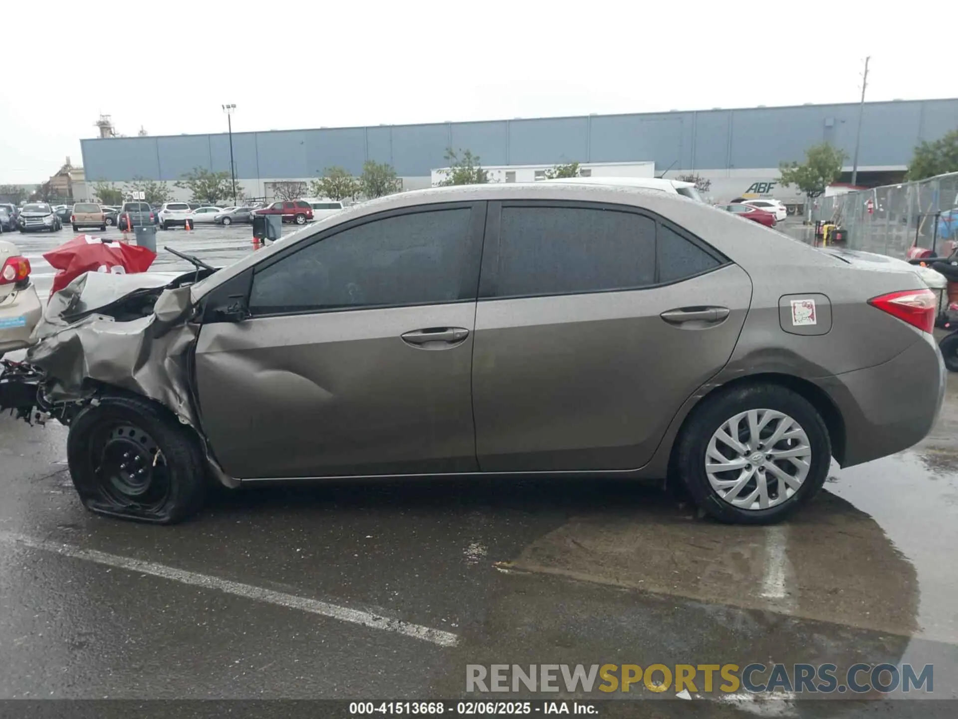 14 fotografías del automóvil dañado 5YFBURHE4KP865645 TOYOTA COROLLA 2019