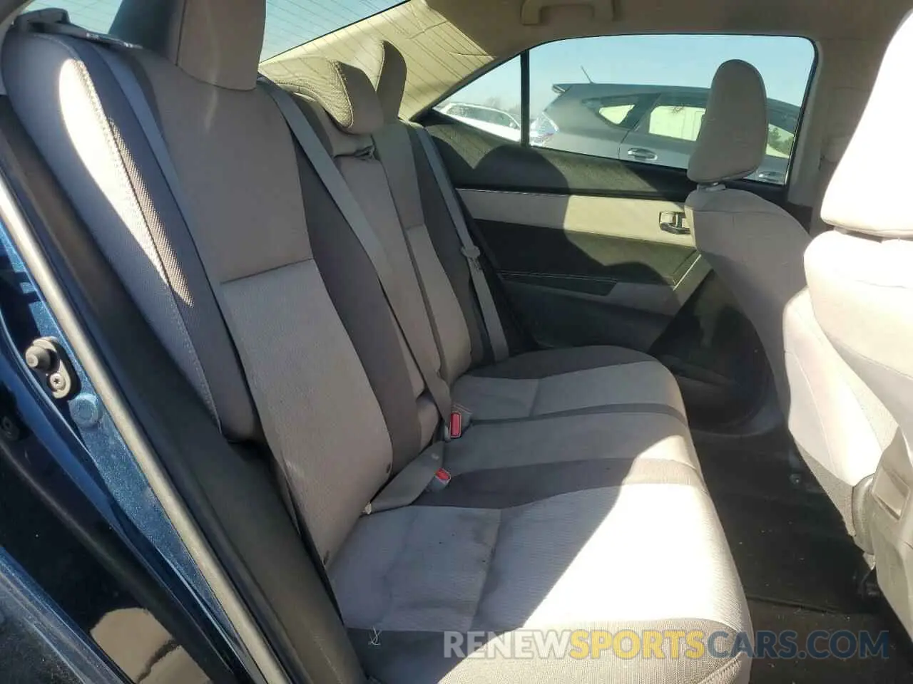10 fotografías del automóvil dañado 5YFBURHE4KP865919 TOYOTA COROLLA 2019