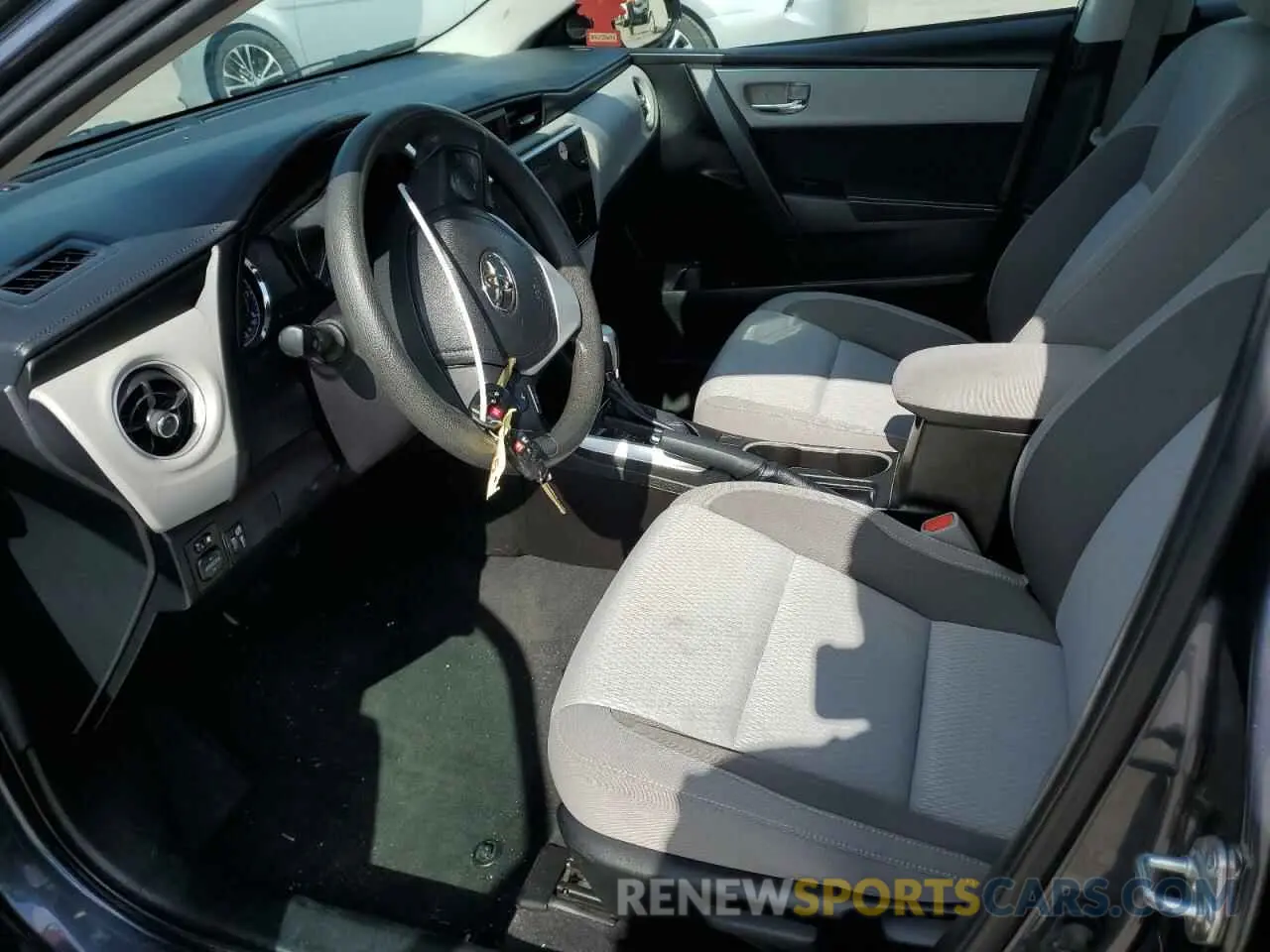 7 fotografías del automóvil dañado 5YFBURHE4KP868237 TOYOTA COROLLA 2019