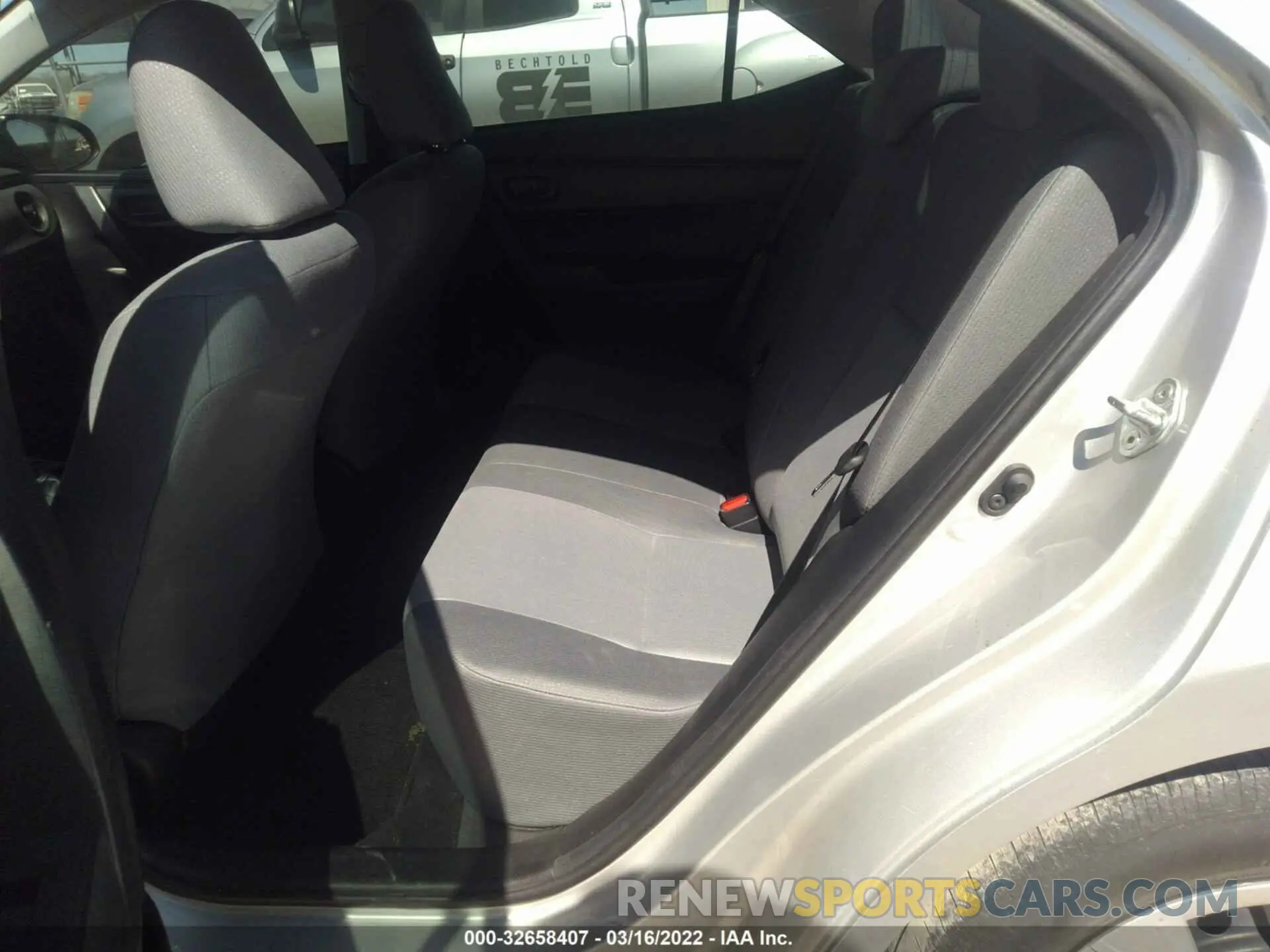 8 fotografías del automóvil dañado 5YFBURHE4KP868691 TOYOTA COROLLA 2019