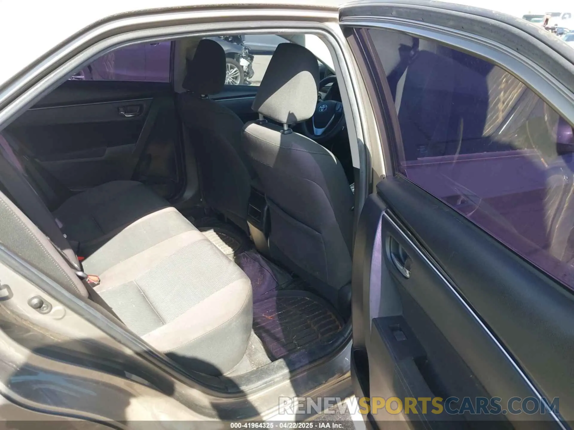 8 fotografías del automóvil dañado 5YFBURHE4KP873647 TOYOTA COROLLA 2019