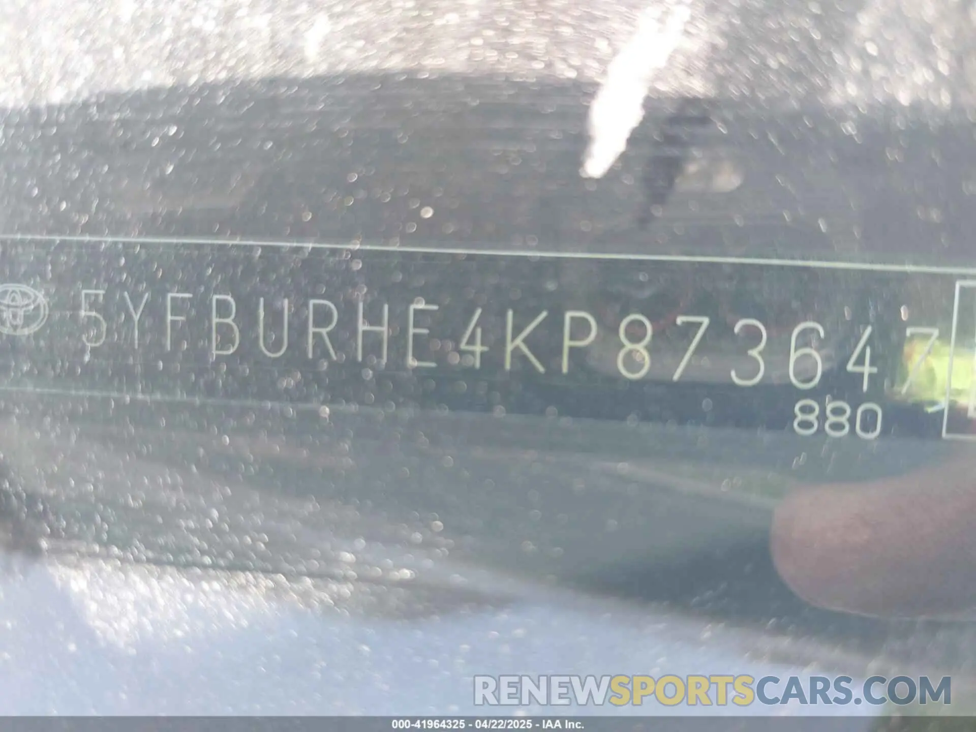 9 fotografías del automóvil dañado 5YFBURHE4KP873647 TOYOTA COROLLA 2019