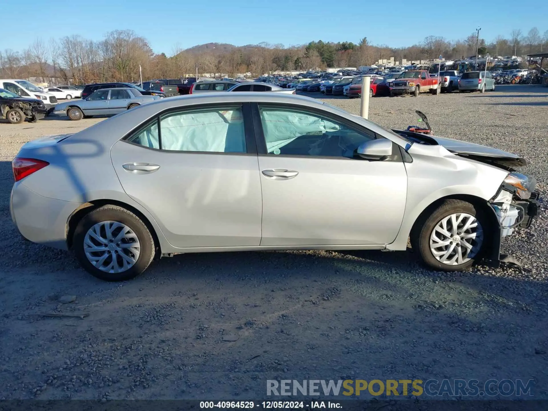 14 fotografías del automóvil dañado 5YFBURHE4KP873759 TOYOTA COROLLA 2019
