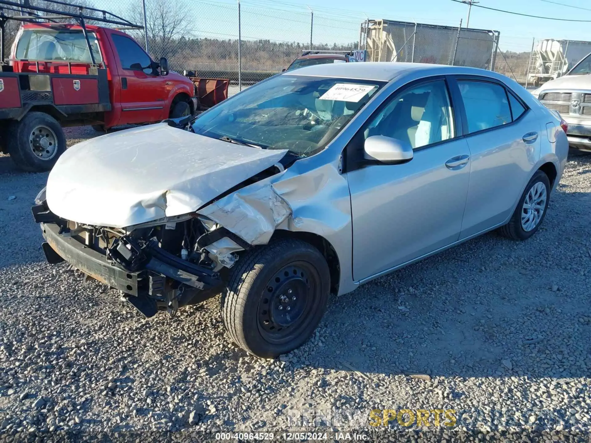 2 fotografías del automóvil dañado 5YFBURHE4KP873759 TOYOTA COROLLA 2019