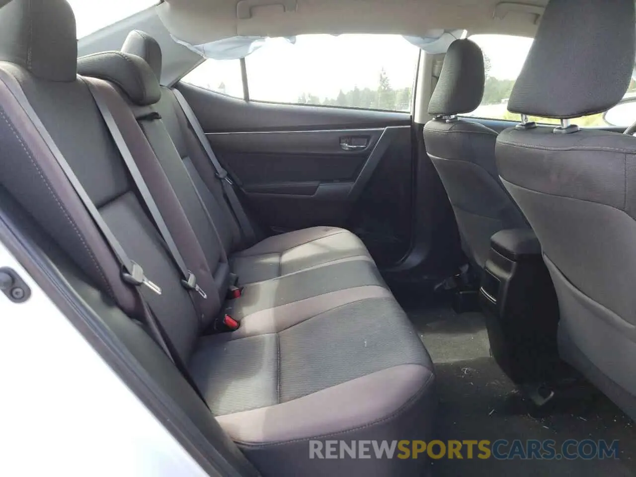 6 fotografías del automóvil dañado 5YFBURHE4KP879058 TOYOTA COROLLA 2019