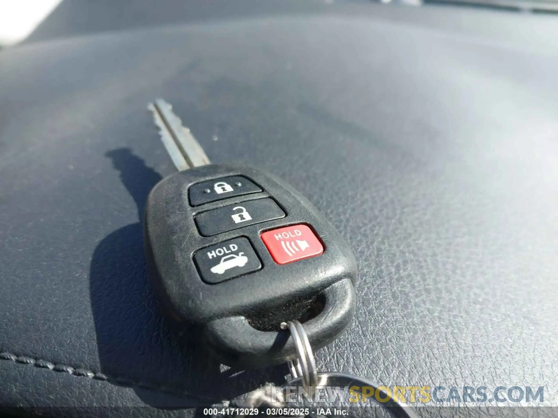 11 fotografías del automóvil dañado 5YFBURHE4KP879738 TOYOTA COROLLA 2019
