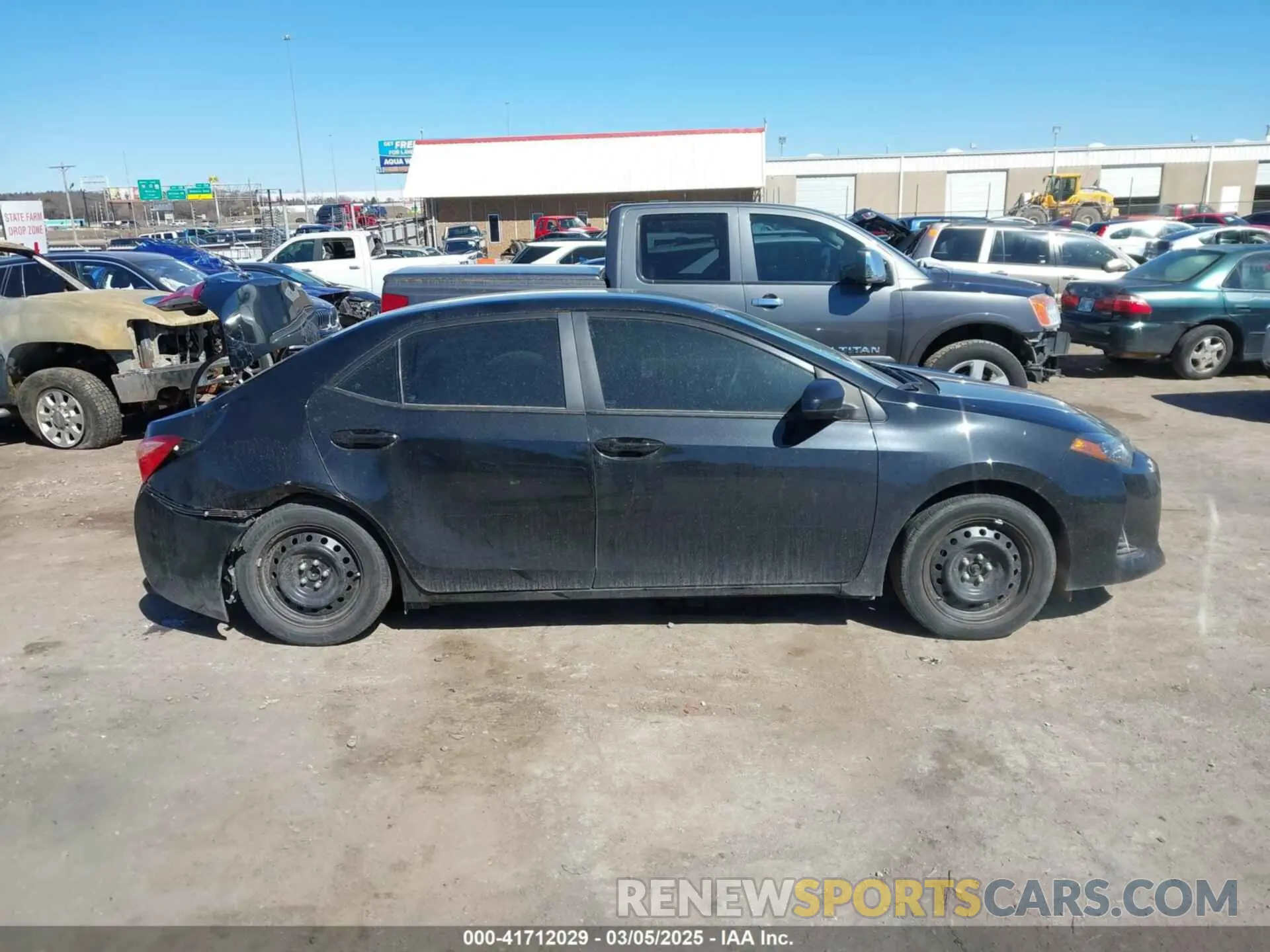 13 fotografías del automóvil dañado 5YFBURHE4KP879738 TOYOTA COROLLA 2019