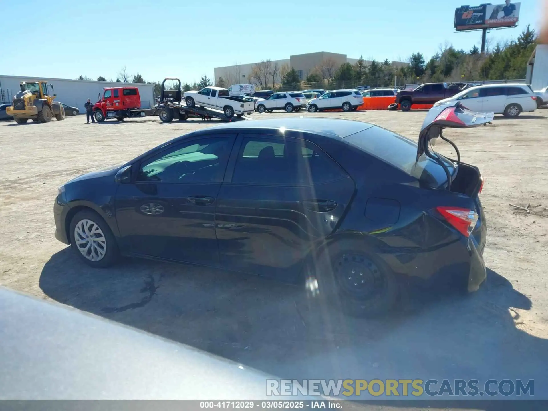 14 fotografías del automóvil dañado 5YFBURHE4KP879738 TOYOTA COROLLA 2019
