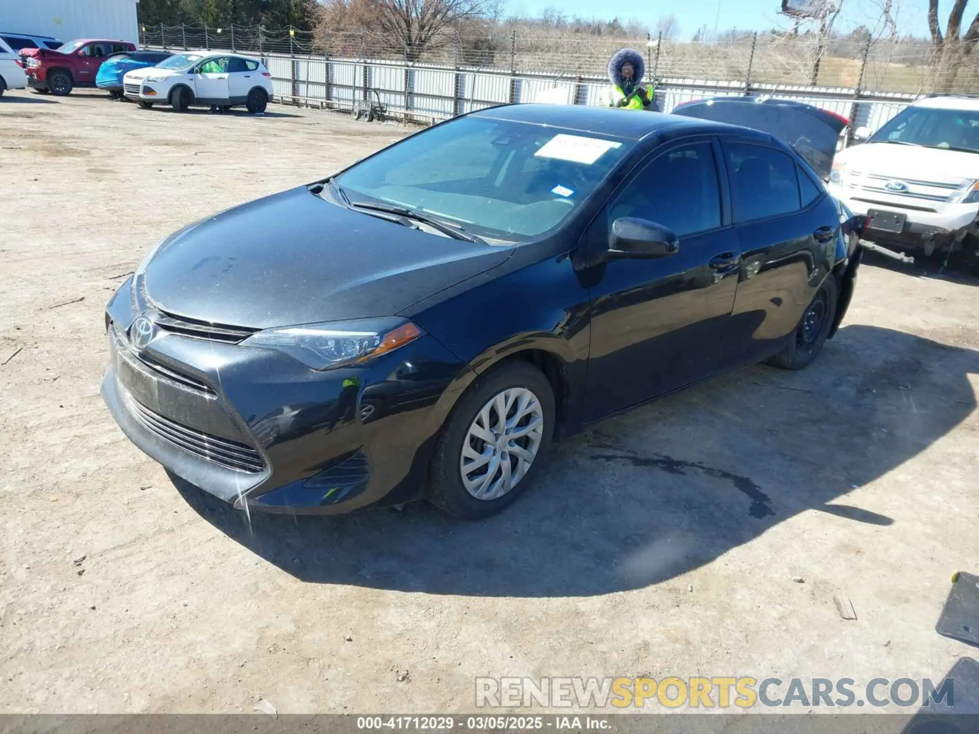 2 fotografías del automóvil dañado 5YFBURHE4KP879738 TOYOTA COROLLA 2019
