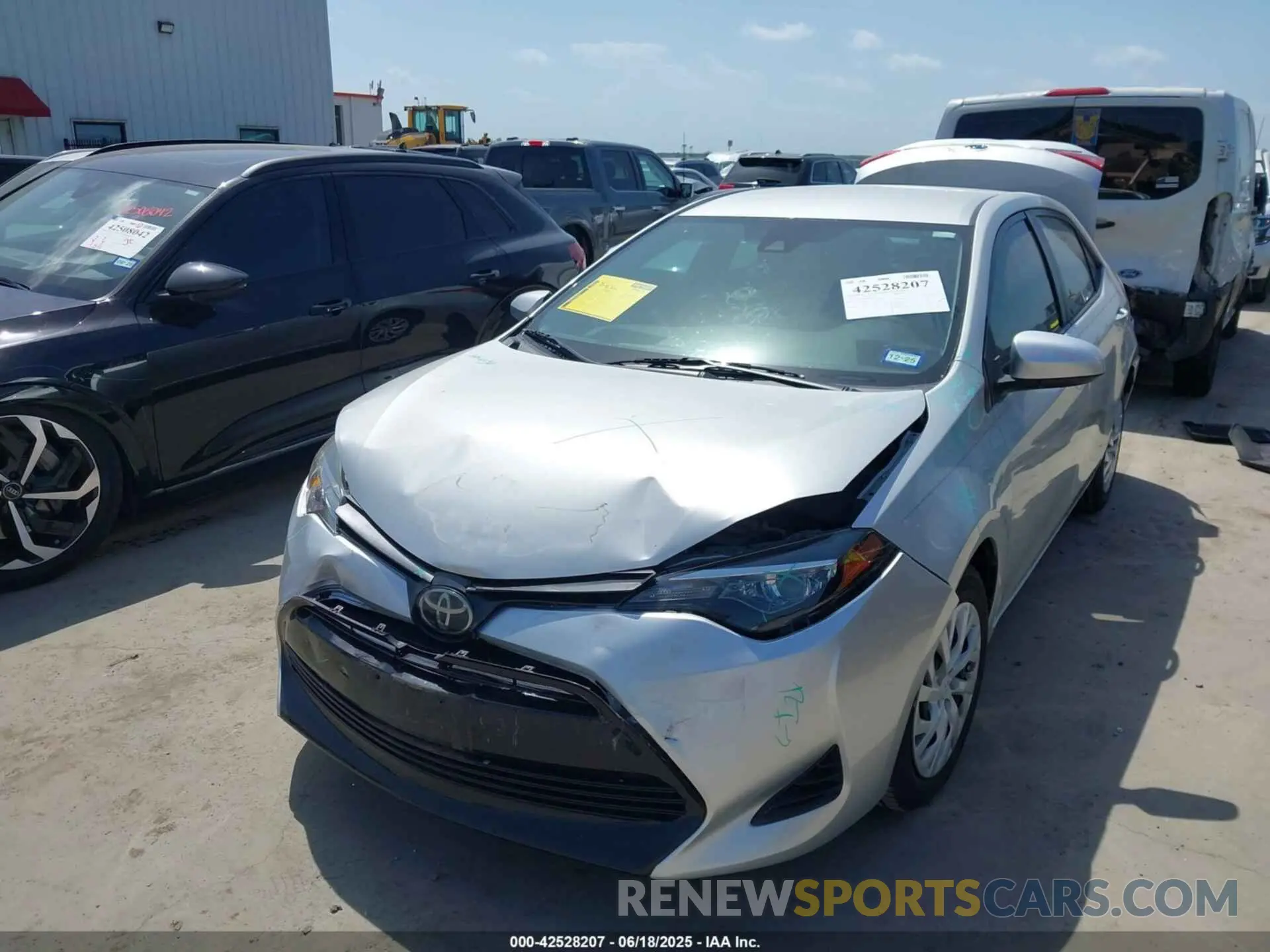 2 fotografías del automóvil dañado 5YFBURHE4KP881845 TOYOTA COROLLA 2019