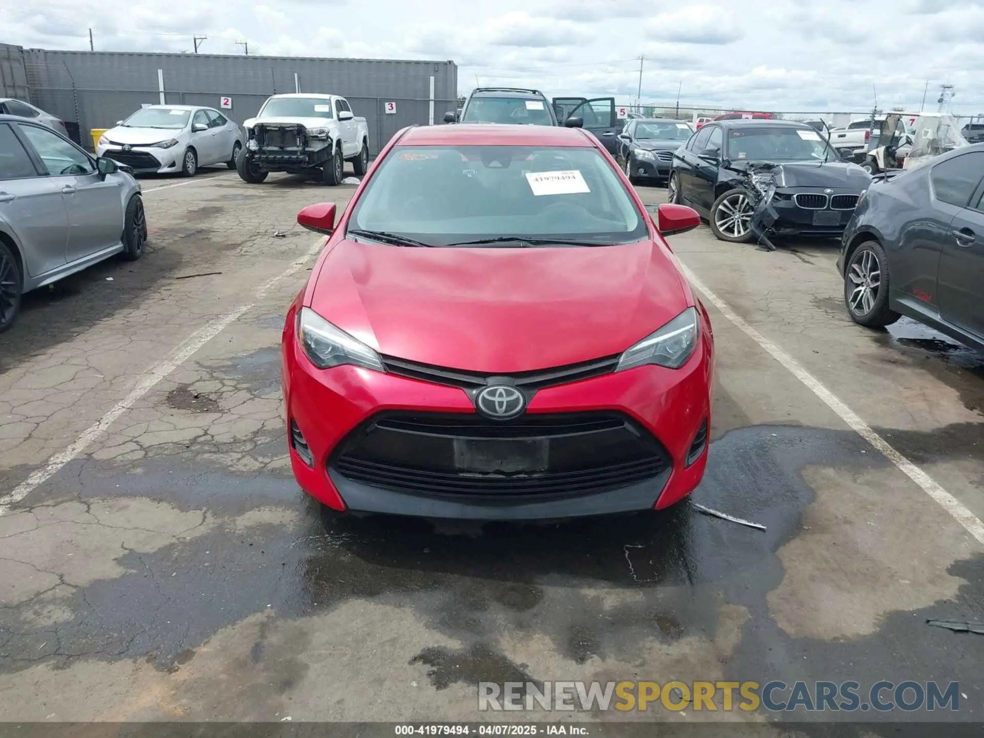 11 fotografías del automóvil dañado 5YFBURHE4KP883871 TOYOTA COROLLA 2019