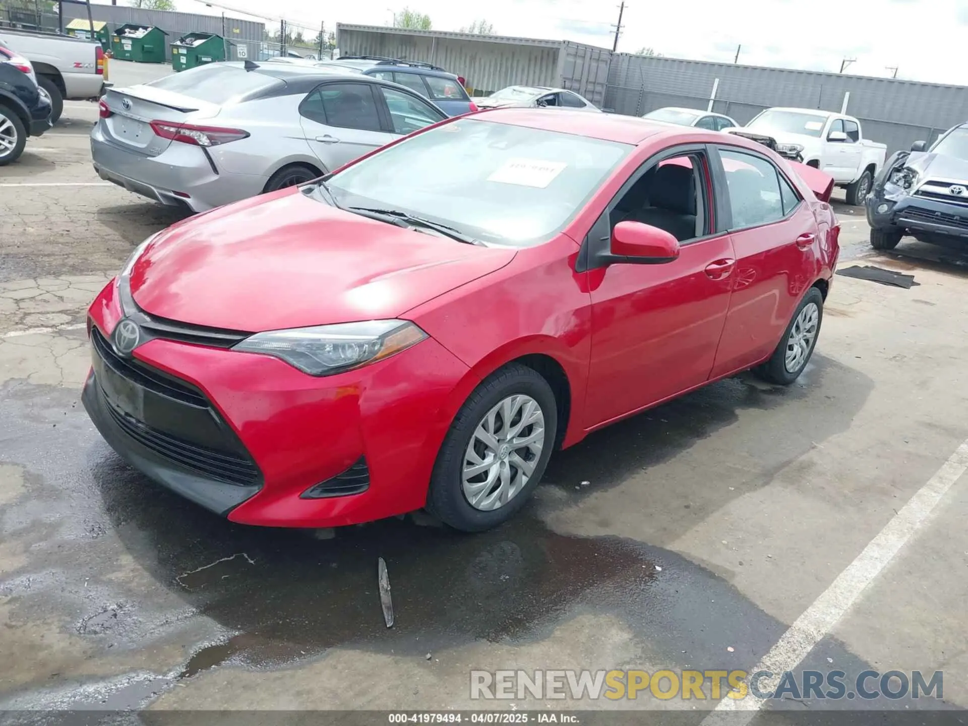 2 fotografías del automóvil dañado 5YFBURHE4KP883871 TOYOTA COROLLA 2019