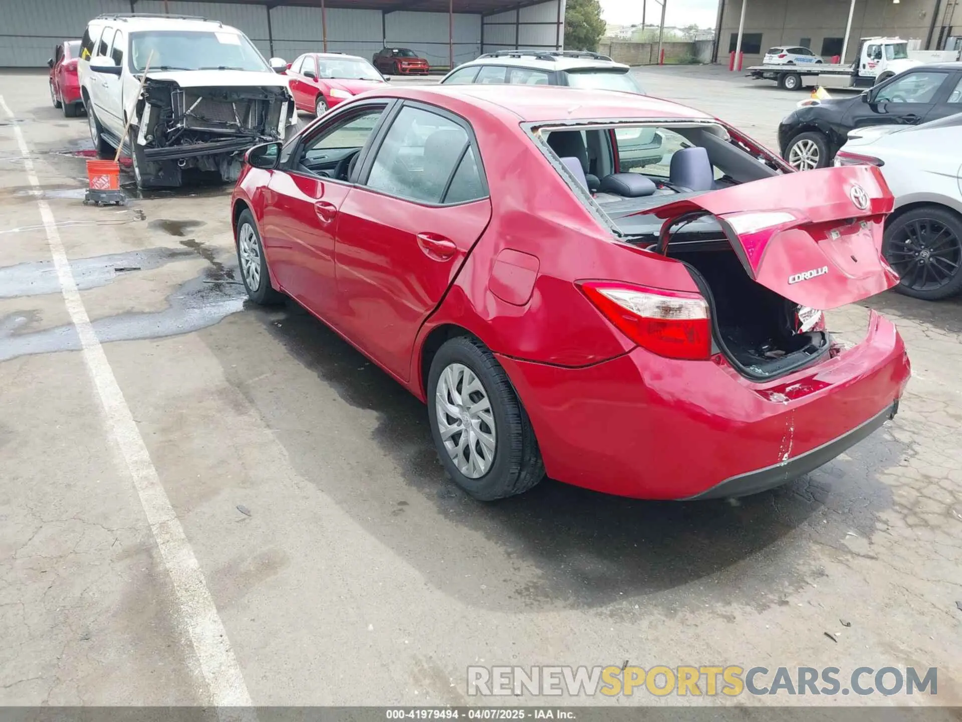 3 fotografías del automóvil dañado 5YFBURHE4KP883871 TOYOTA COROLLA 2019