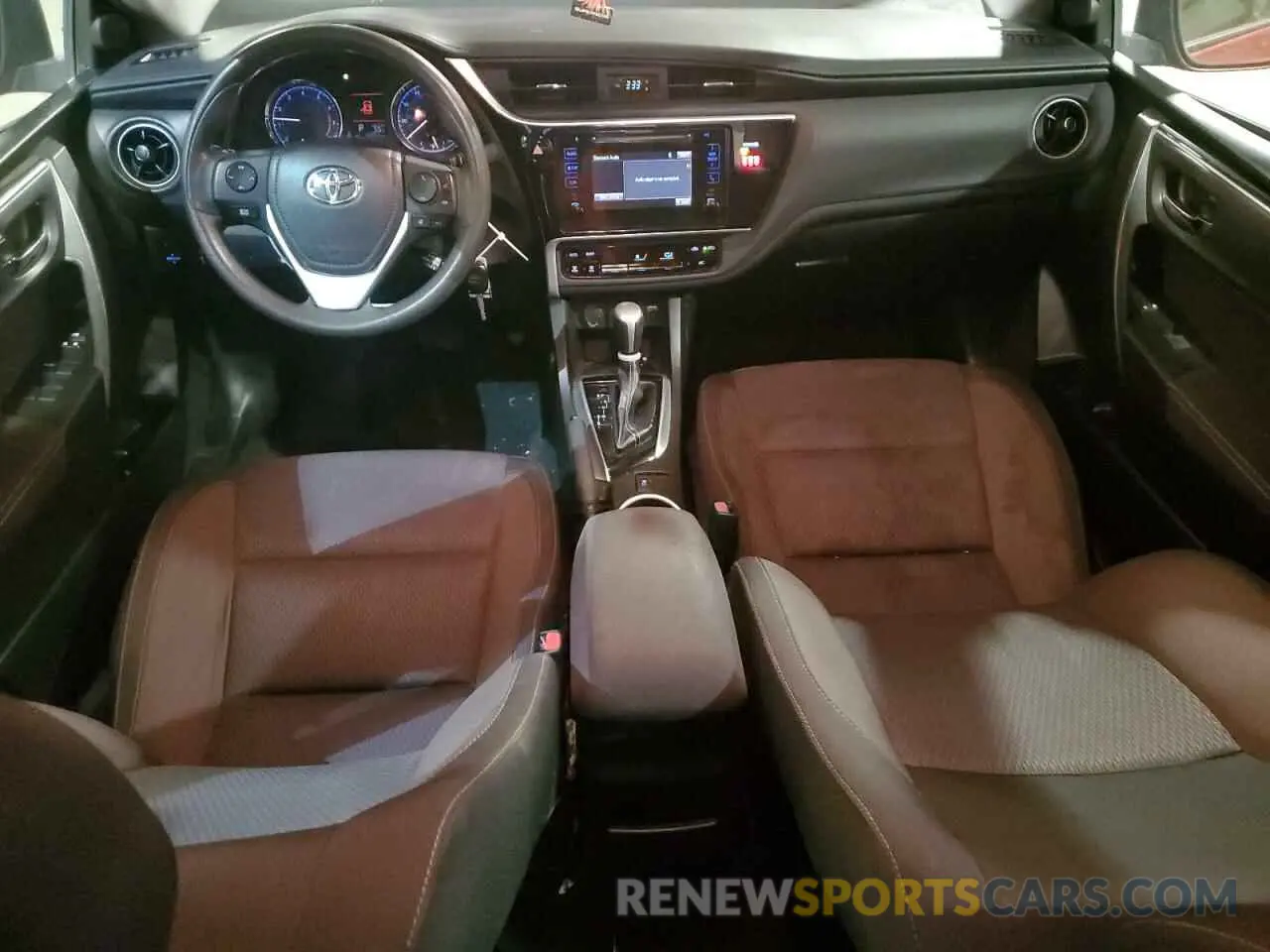 8 fotografías del automóvil dañado 5YFBURHE4KP884504 TOYOTA COROLLA 2019